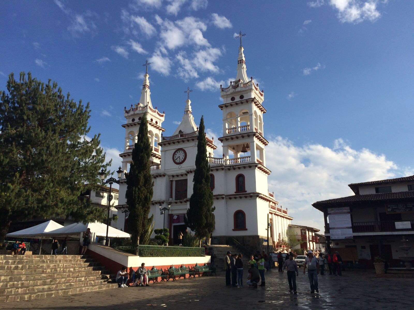 iPhone 5s back camera 4.15mm f/2.2 sample photo. Catholic, jalisco, main, square photography
