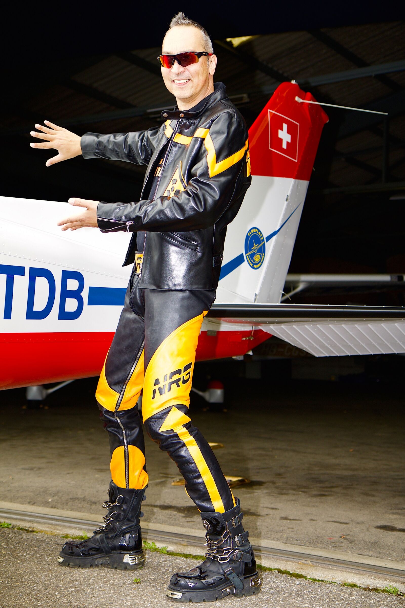 Canon EOS 70D sample photo. Aircraft, wing, flying photography