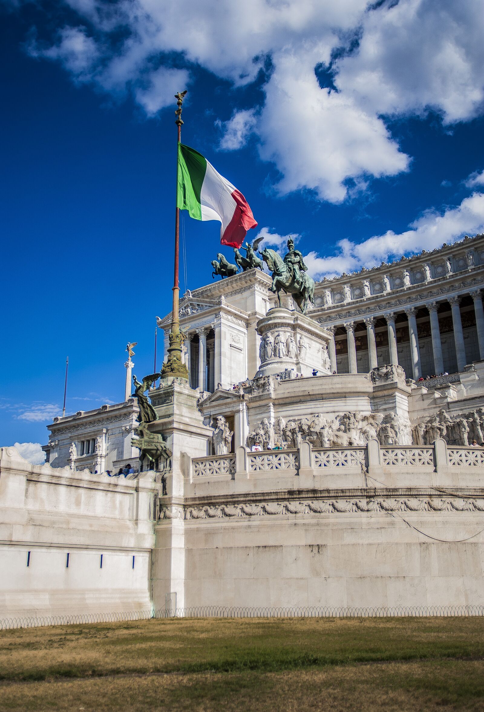 Nikon D700 sample photo. Rome, altar, altar of photography