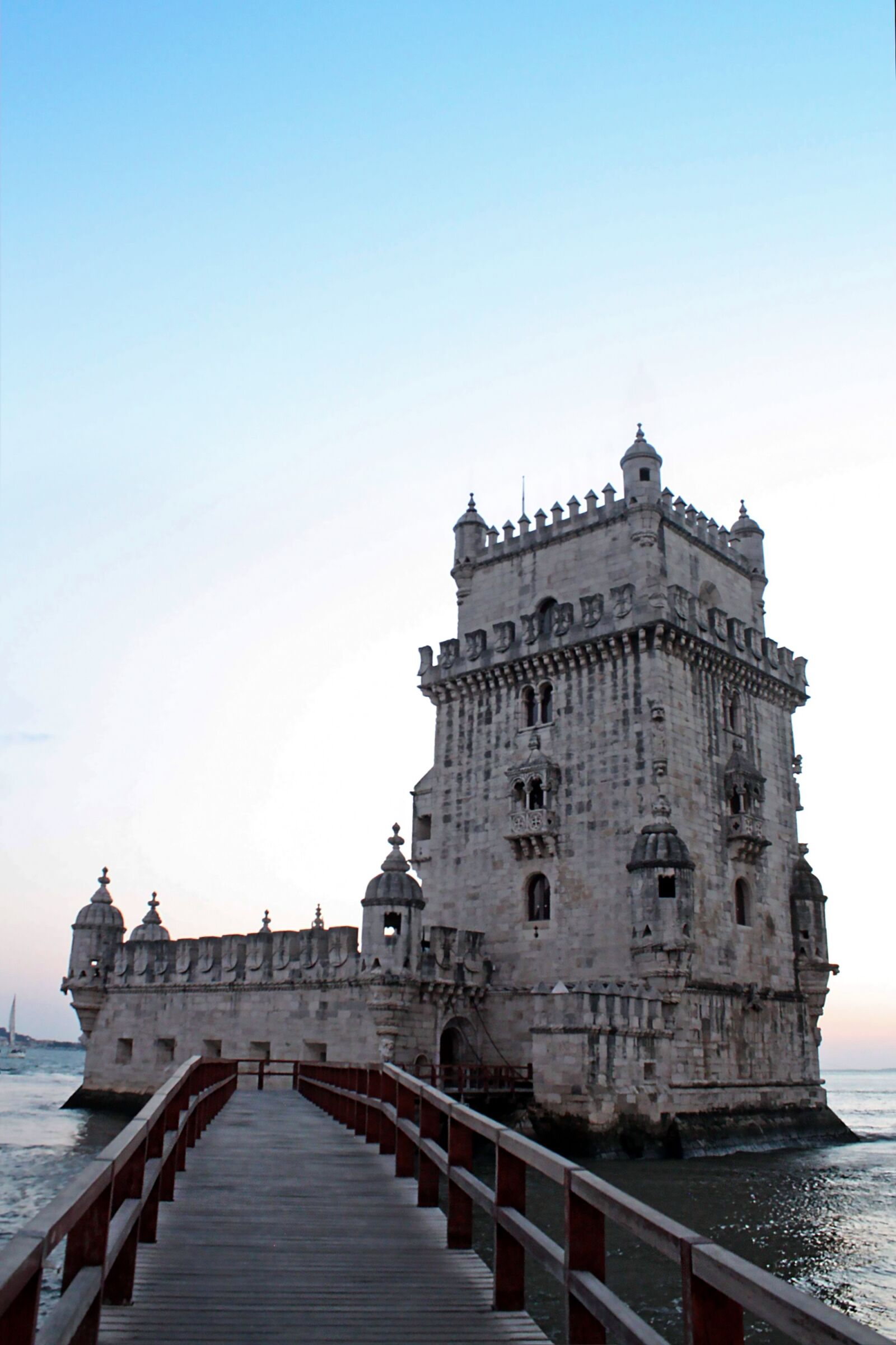 Canon EOS 450D (EOS Rebel XSi / EOS Kiss X2) sample photo. Torre de belem, tower photography