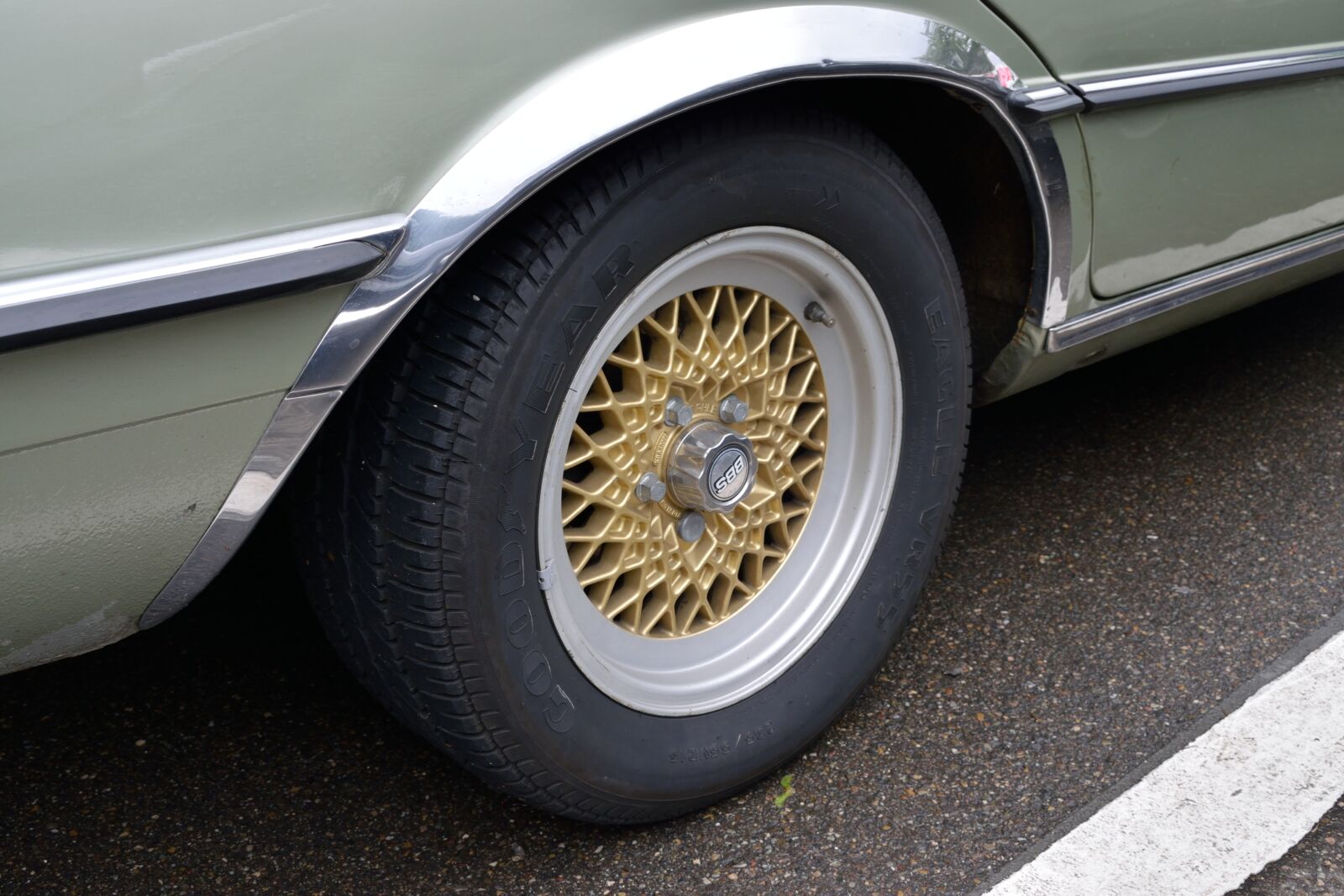 Nikon D3300 sample photo. Car, wheel, green photography