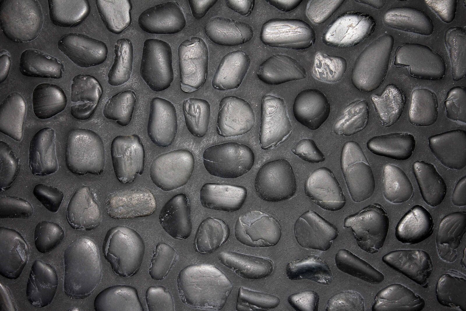 Canon EOS 550D (EOS Rebel T2i / EOS Kiss X4) sample photo. Black stone, monochrome, pattern photography