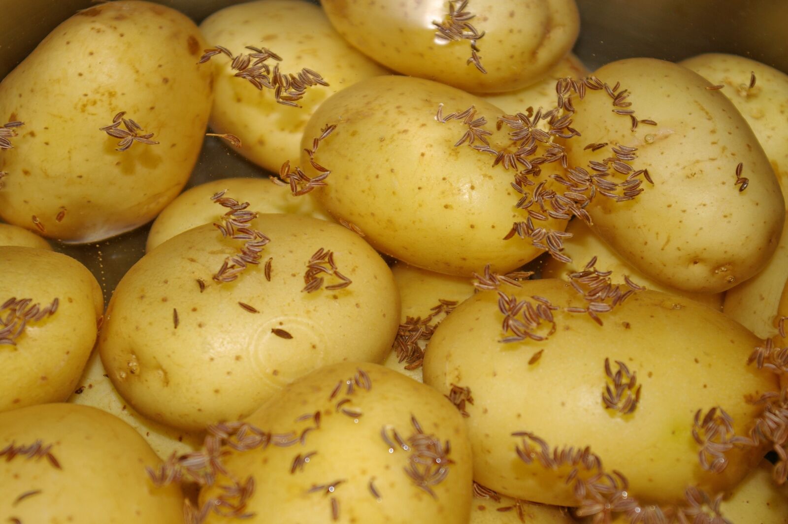Pentax *ist DL2 sample photo. Potatoes, eat, food photography