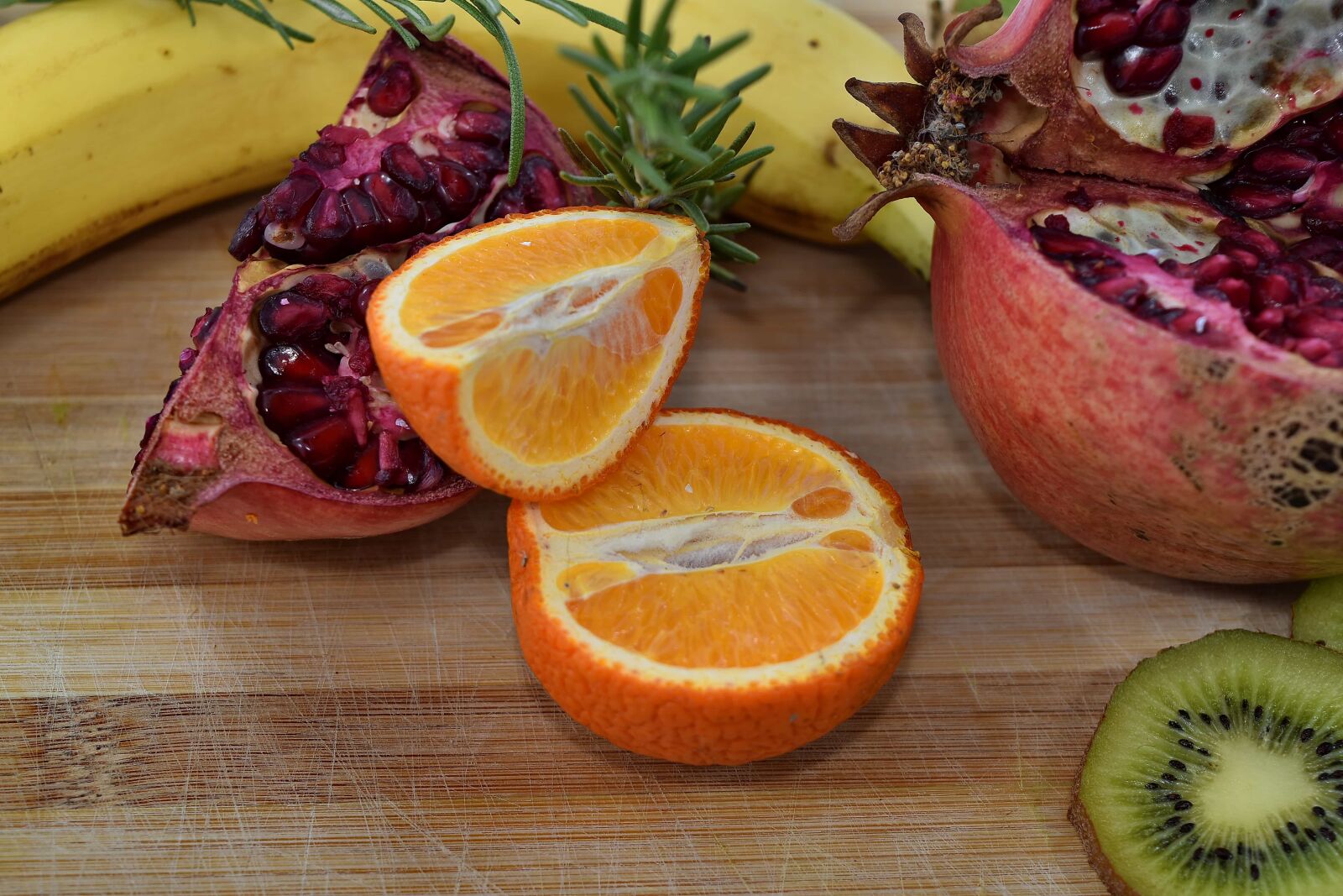 Nikon D5500 sample photo. Banana, breakfast, kitchen table photography