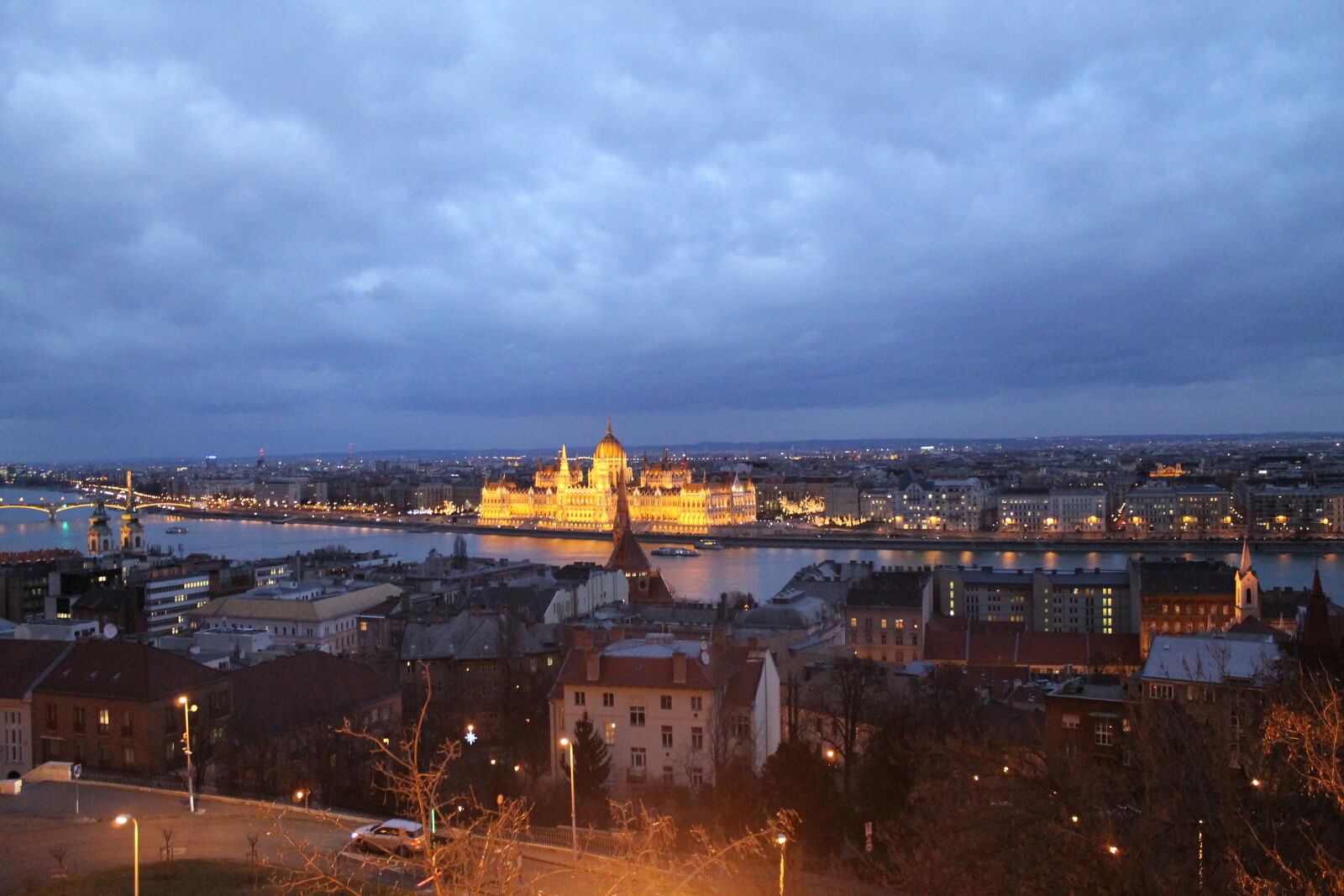 Canon EOS 1100D (EOS Rebel T3 / EOS Kiss X50) sample photo. Night, lights, top, view photography
