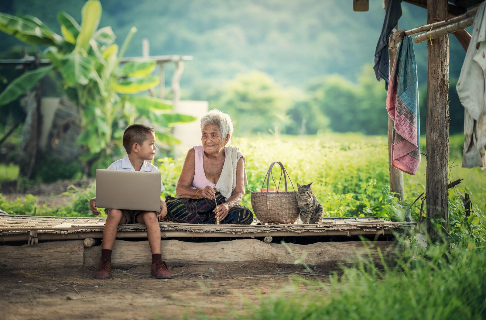Nikon D810 sample photo. Grandmother, kids, laptop photography
