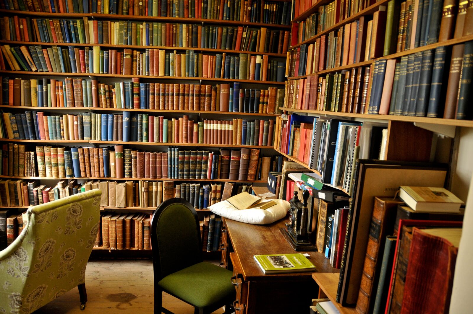 Nikon D300 sample photo. Books, library, scotland photography