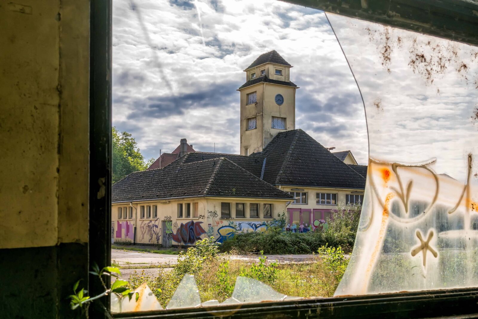 Nikon D3300 sample photo. Glass, window, tower, sky photography