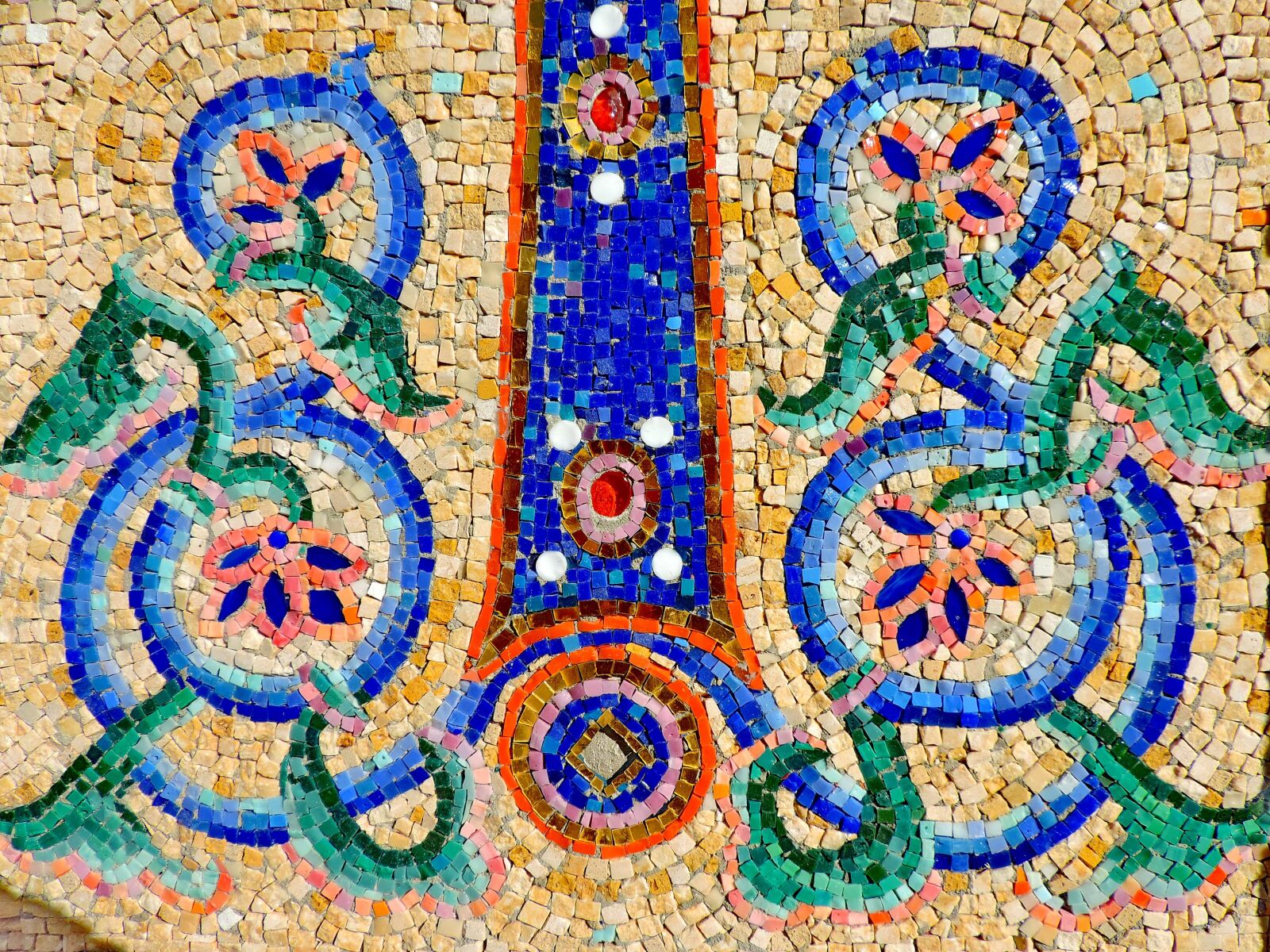 Nikon Coolpix P520 sample photo. Arabesque, mosaic, symbol, symmetry photography