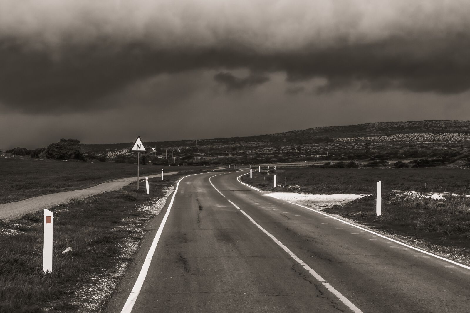 Nikon D3300 sample photo. Road, destination, travel photography