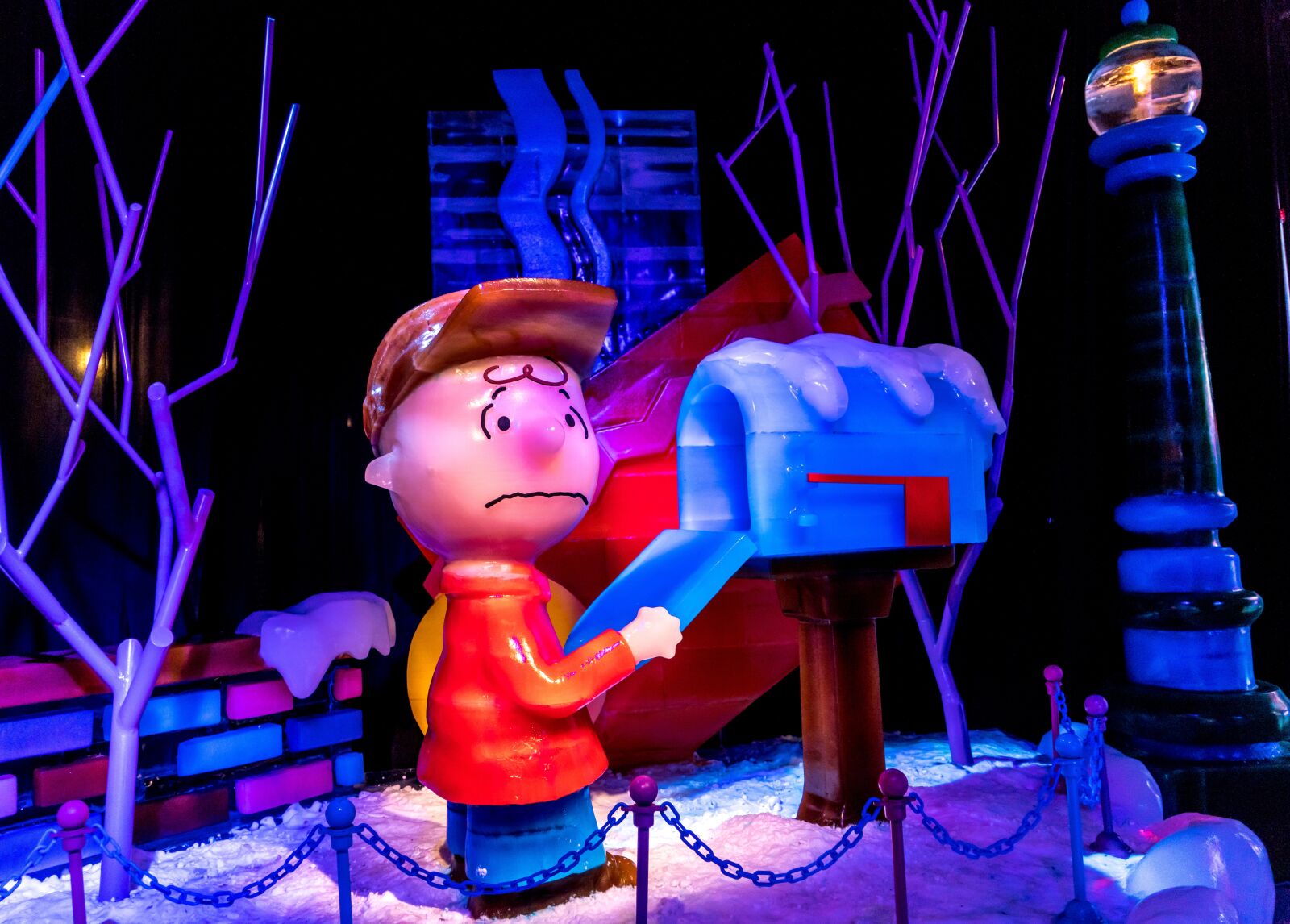 Sony a7R II sample photo. Ice sculpture, charlie brown photography