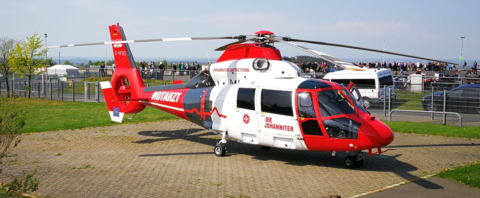 HUAWEI Mate 9 sample photo. Rescue helicopter, medic, doctor photography