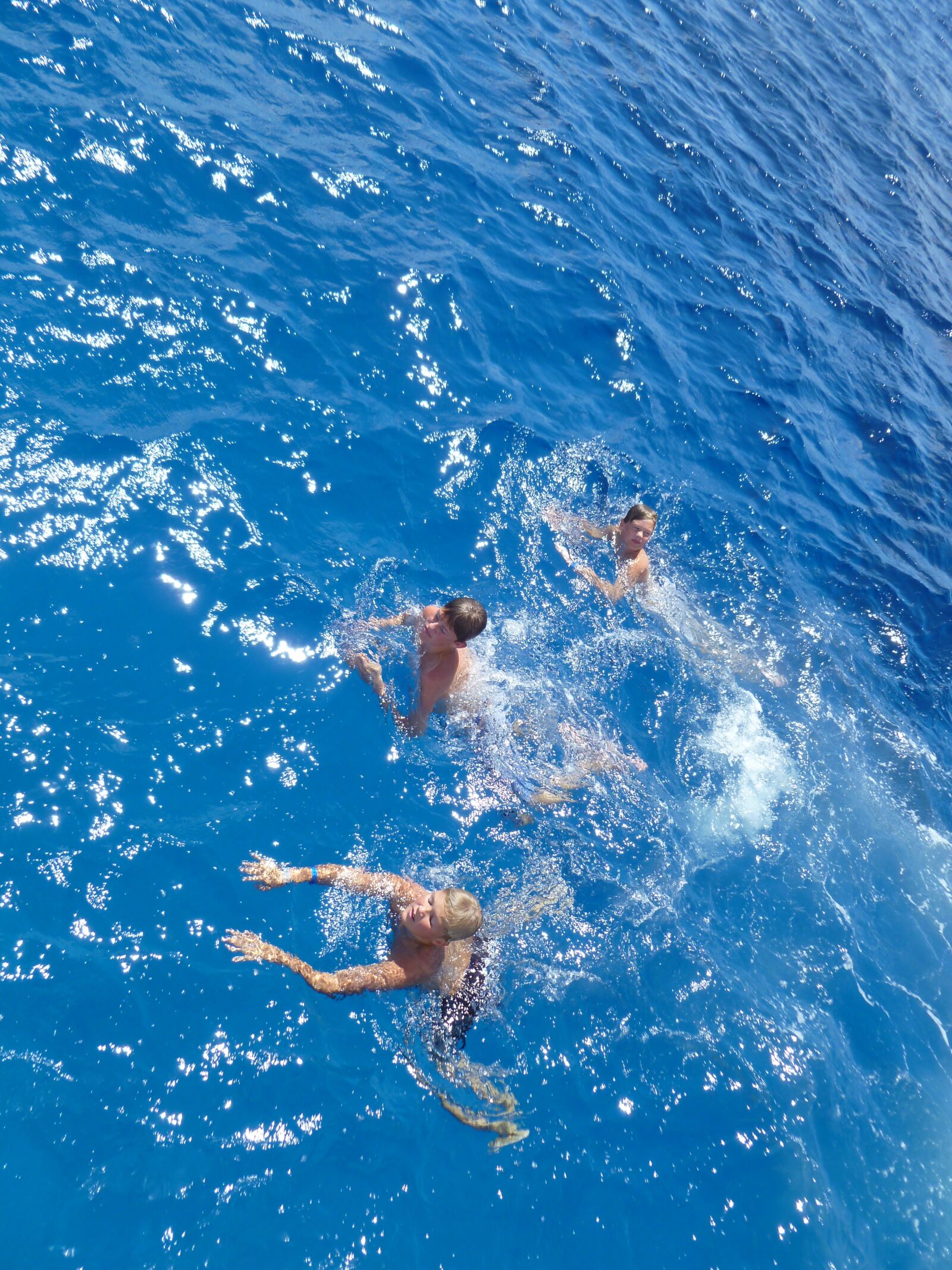 Panasonic DMC-FS30 sample photo. Swimming, blue, cayman islands photography