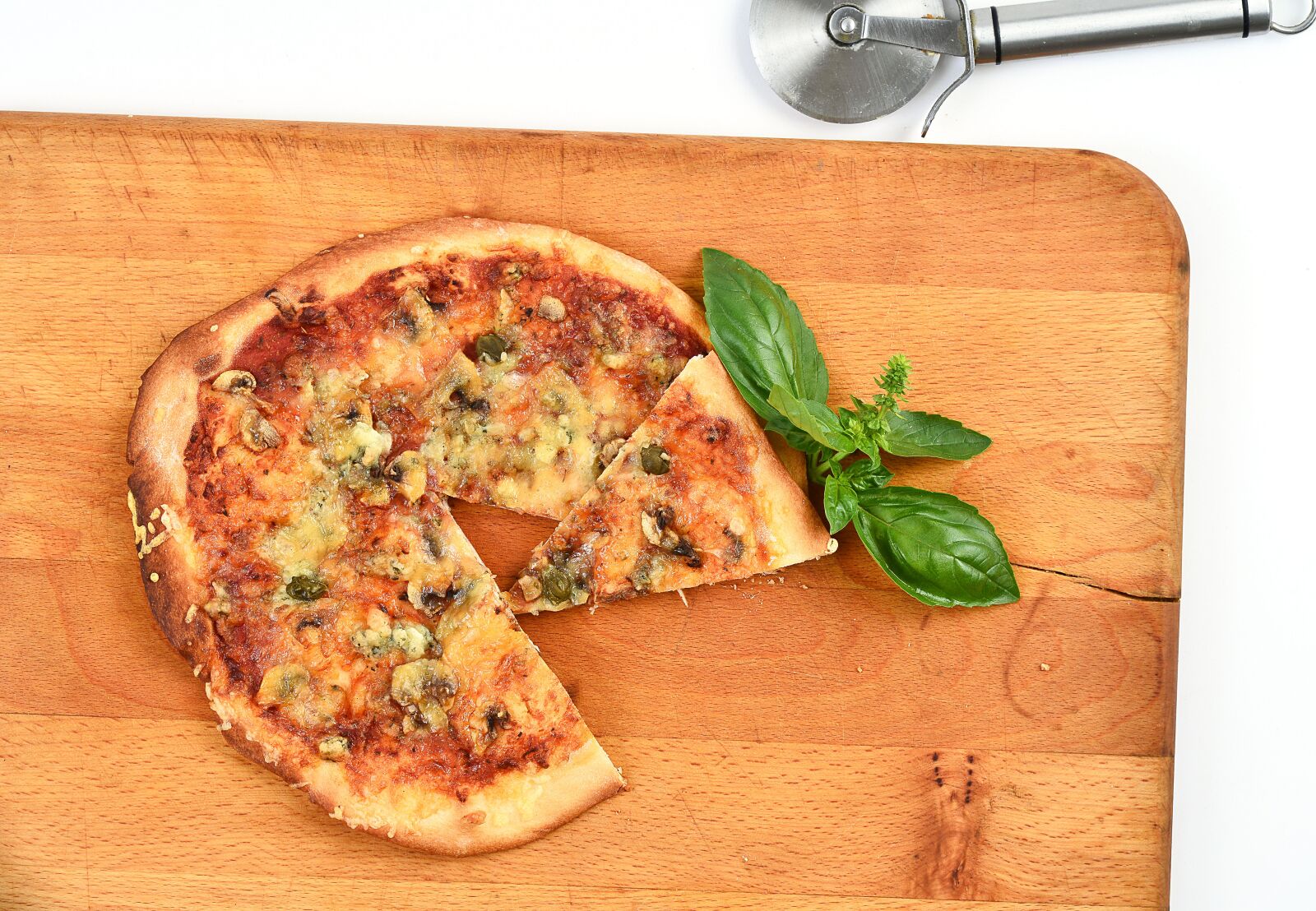 Nikon D800 sample photo. Pizza, board, food photography
