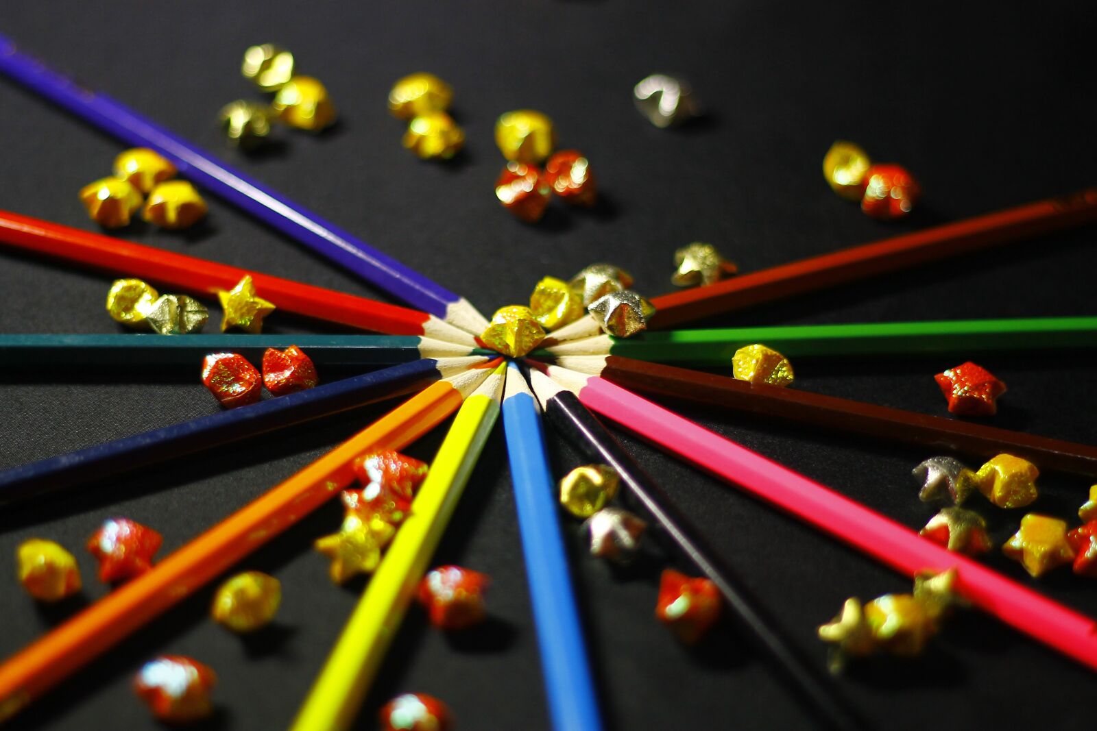 Canon EOS 1100D (EOS Rebel T3 / EOS Kiss X50) + Canon EF 50mm F1.8 II sample photo. Colored pencils, colorful, paper photography