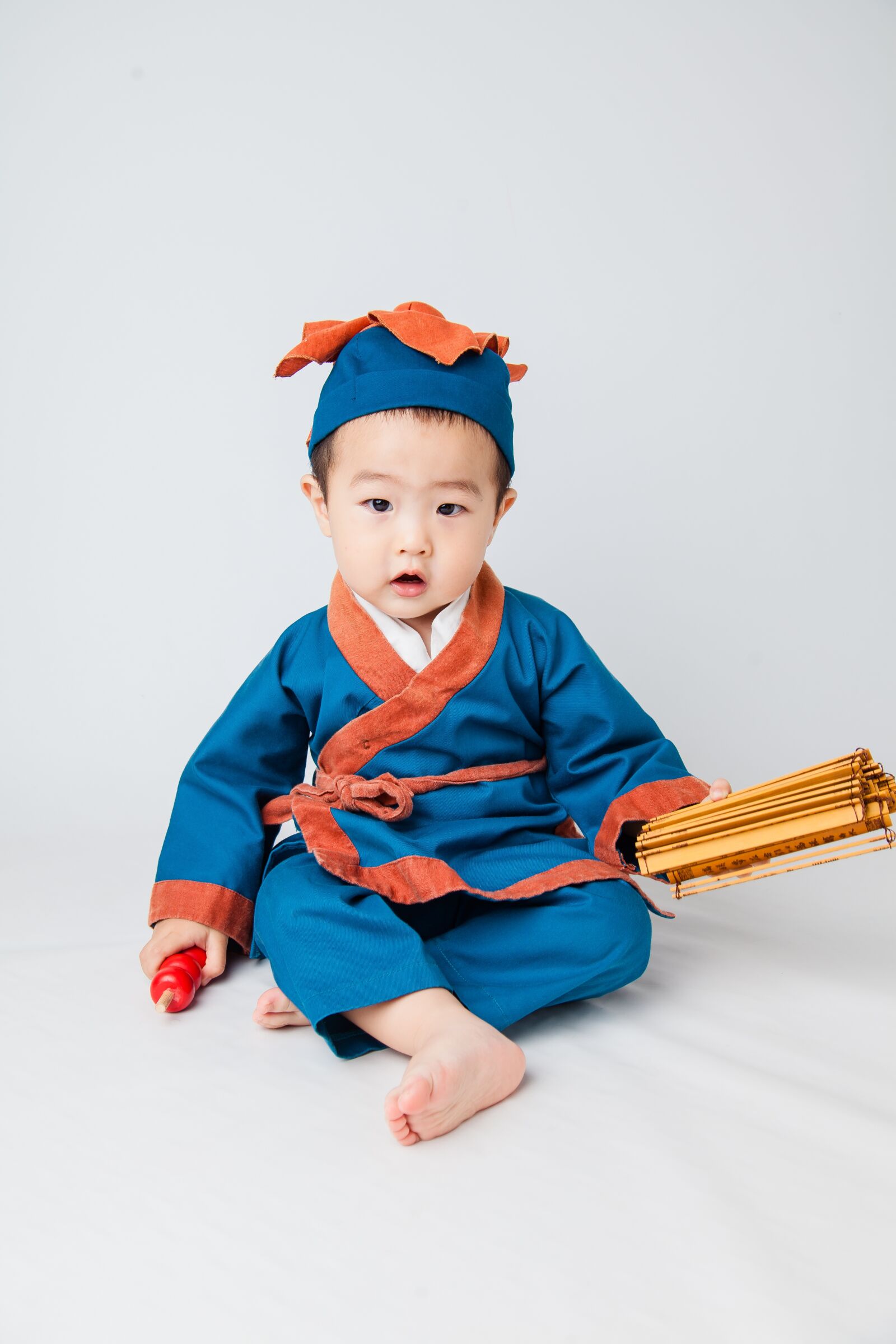 Canon EOS 5D Mark II sample photo. Pediatric lang, costume boy photography