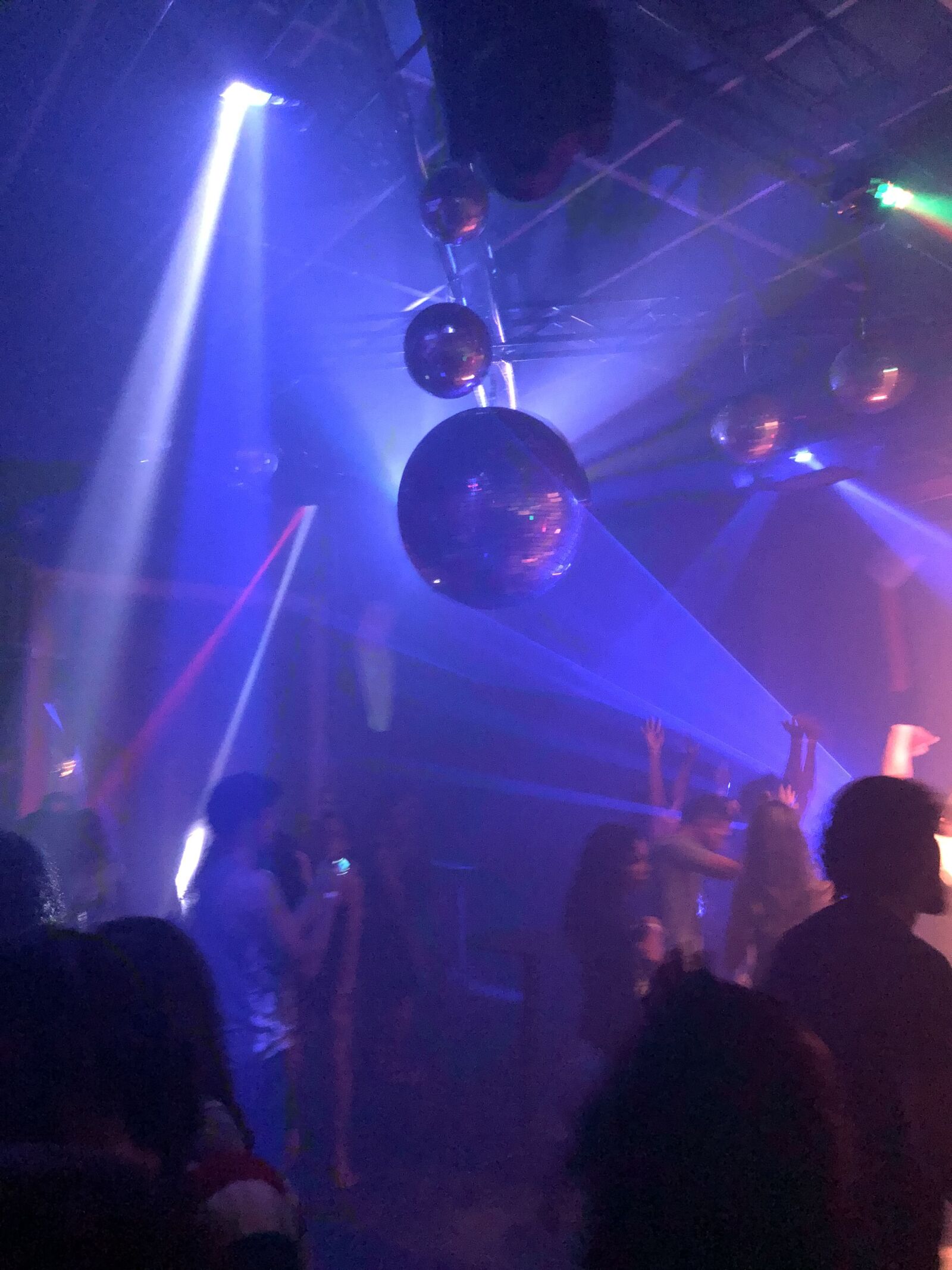 Apple iPhone 8 Plus sample photo. Nightlife, party, club photography