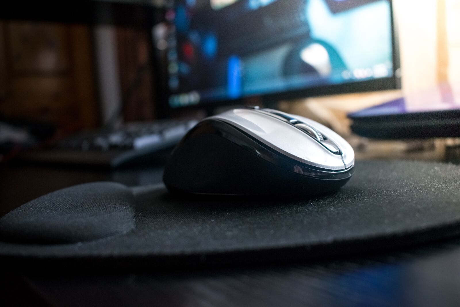 Nikon D3300 sample photo. Click, closeup, computer photography