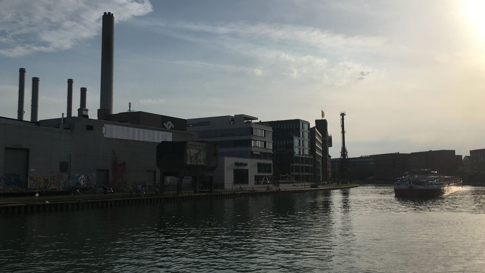 iPhone SE back camera 4.15mm f/2.2 sample photo. Münster, harbour, sunset photography