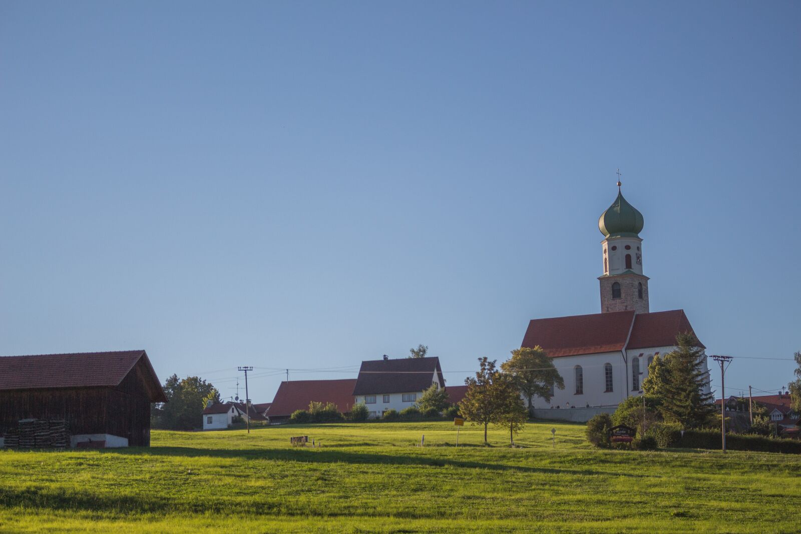 Canon EOS 700D (EOS Rebel T5i / EOS Kiss X7i) sample photo. Church, sunset, sky photography