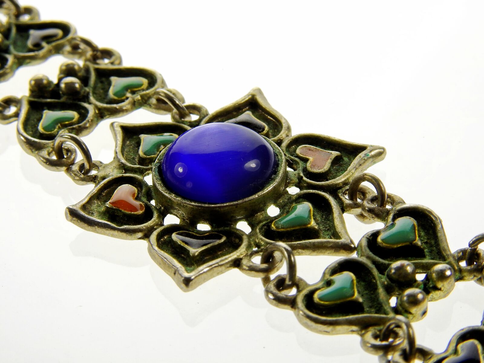 Nikon Coolpix P900 sample photo. Jewellery, bangle, chain photography