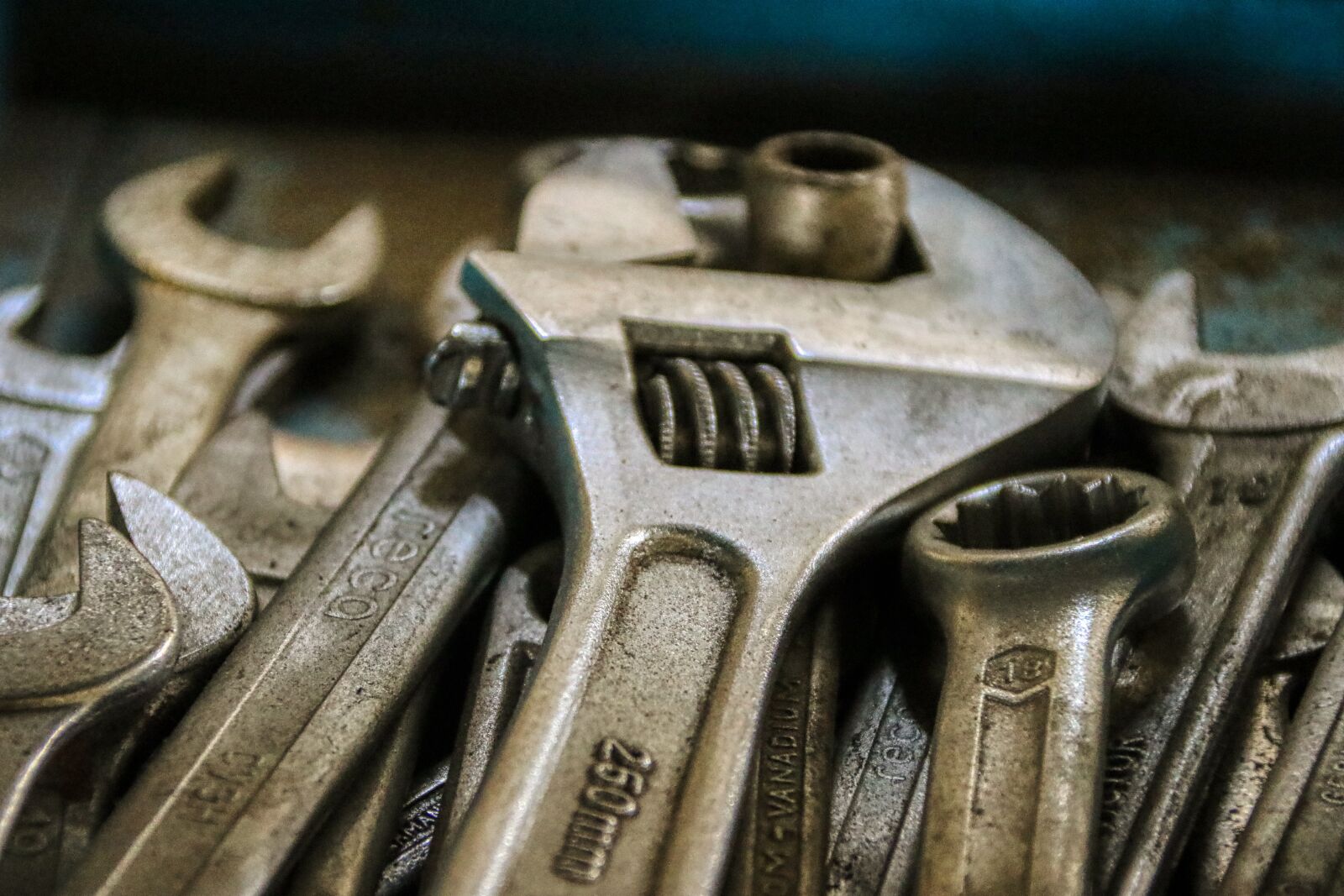 Canon EOS 80D sample photo. Key, wrench, repair photography