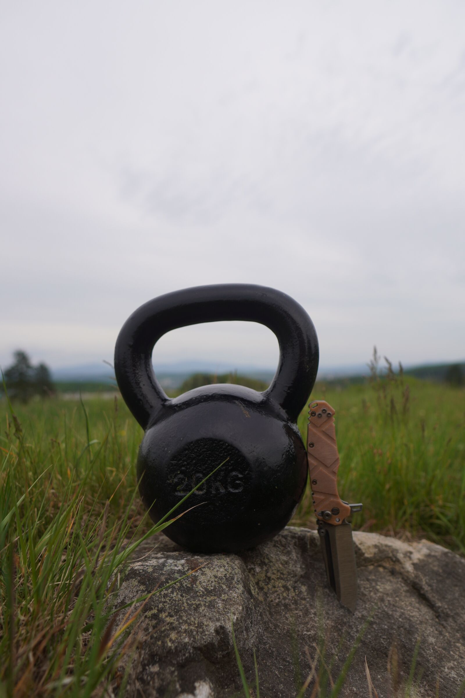Sony a6400 + Sigma 16mm F1.4 DC DN | C sample photo. Trening, kettlebell, exercise photography