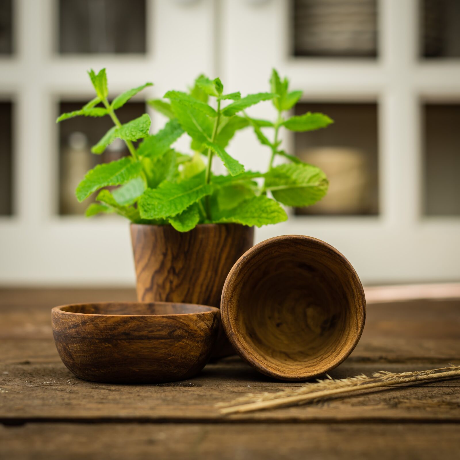 Nikon D810 sample photo. Herbs, wood, dish photography
