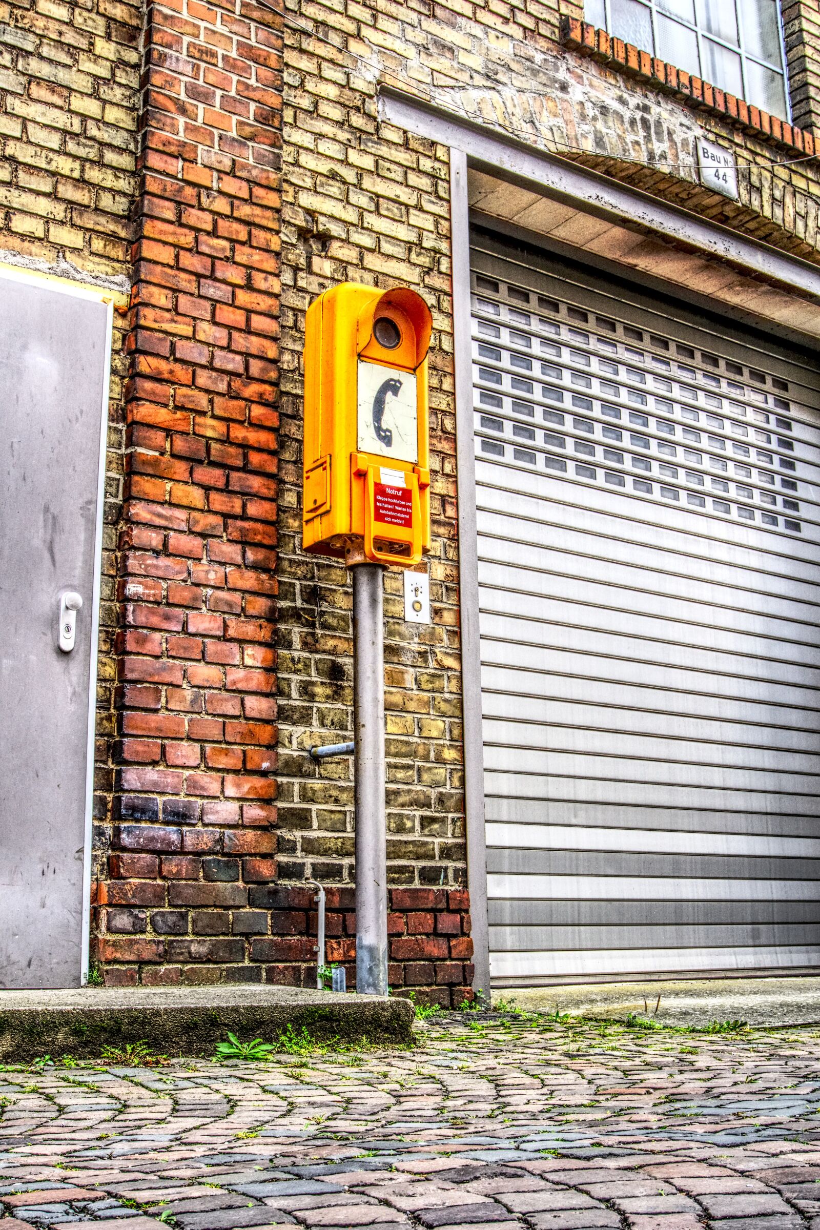 Sony E 16-50mm F3.5-5.6 PZ OSS sample photo. Emergency telephone, emergency, rescue photography