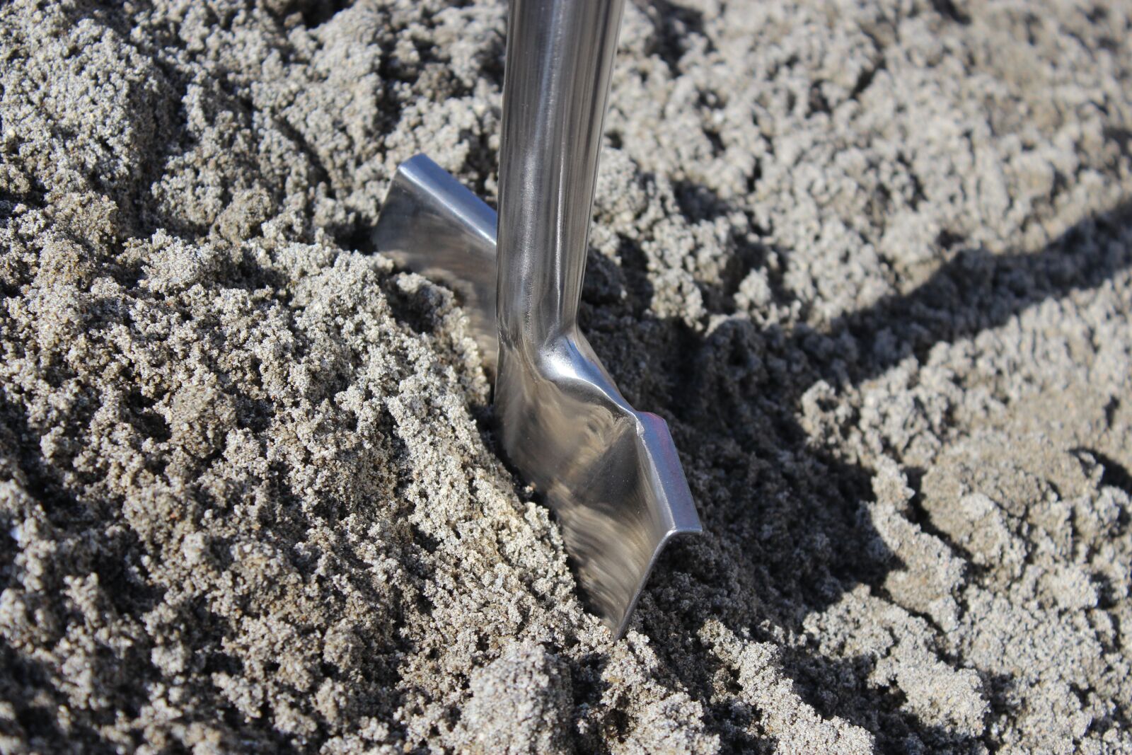 Canon EOS 600D (Rebel EOS T3i / EOS Kiss X5) sample photo. Spade, ground breaking ceremony photography