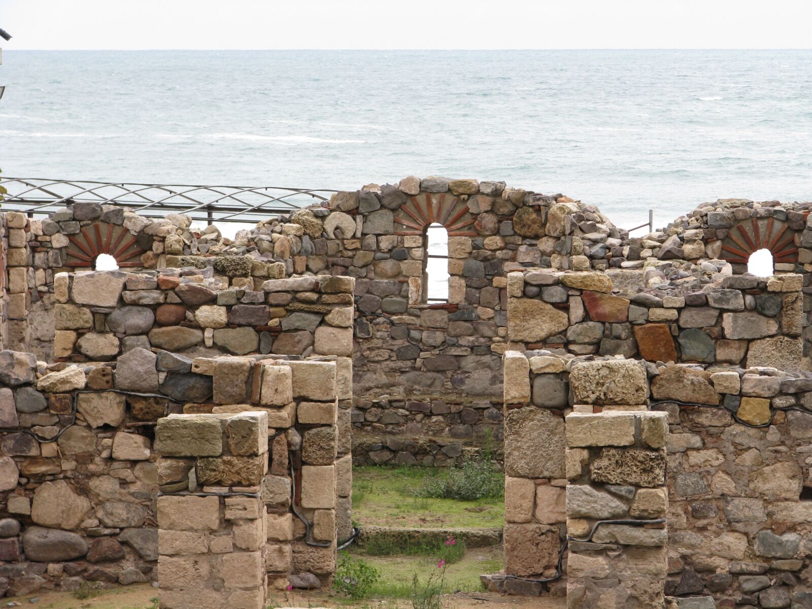 Canon POWERSHOT S5 IS sample photo. Window, sea, stone photography