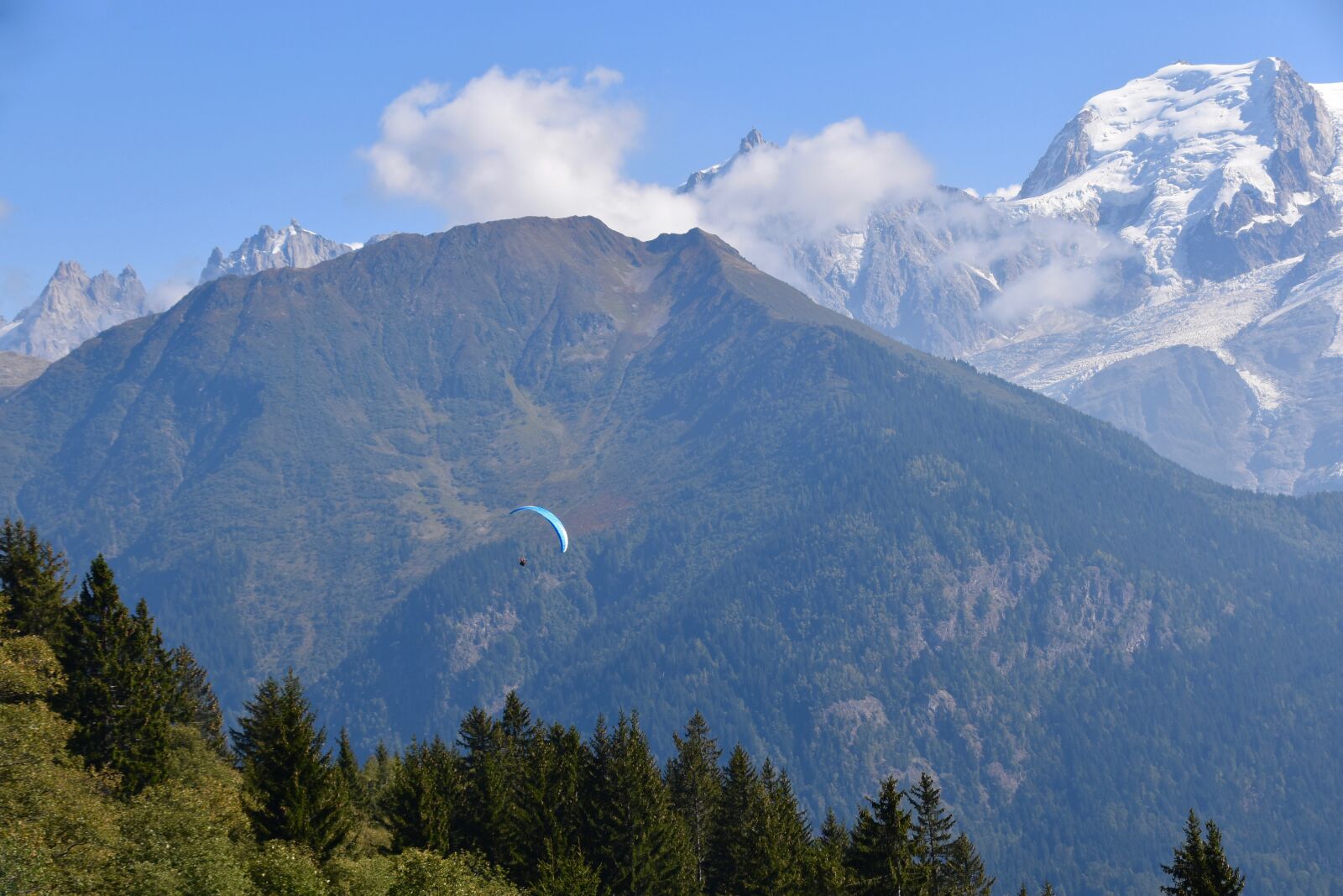 Nikon D5600 sample photo. Paragliding, paraglider, mountains photography