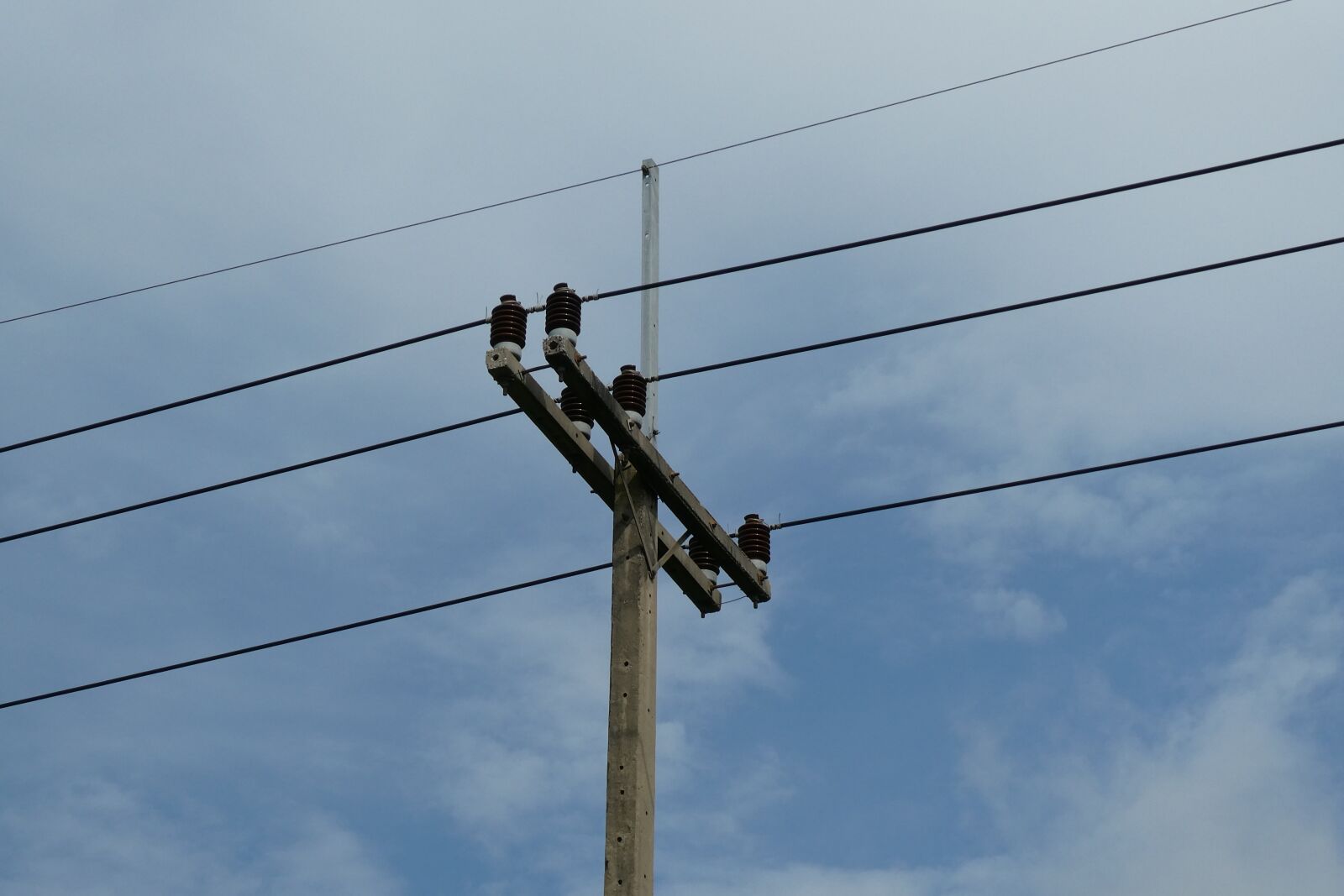 Panasonic Lumix DC-ZS70 (Lumix DC-TZ90) sample photo. Sky, electric, electricity photography