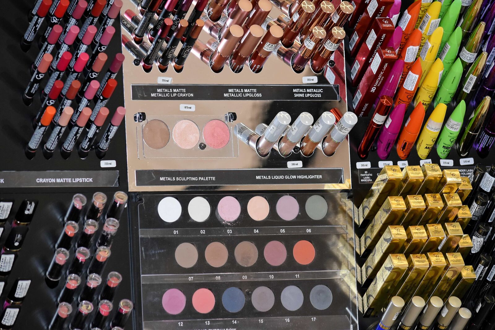 Nikon D5500 sample photo. Cosmetics, crayons, lipstick, fashion photography