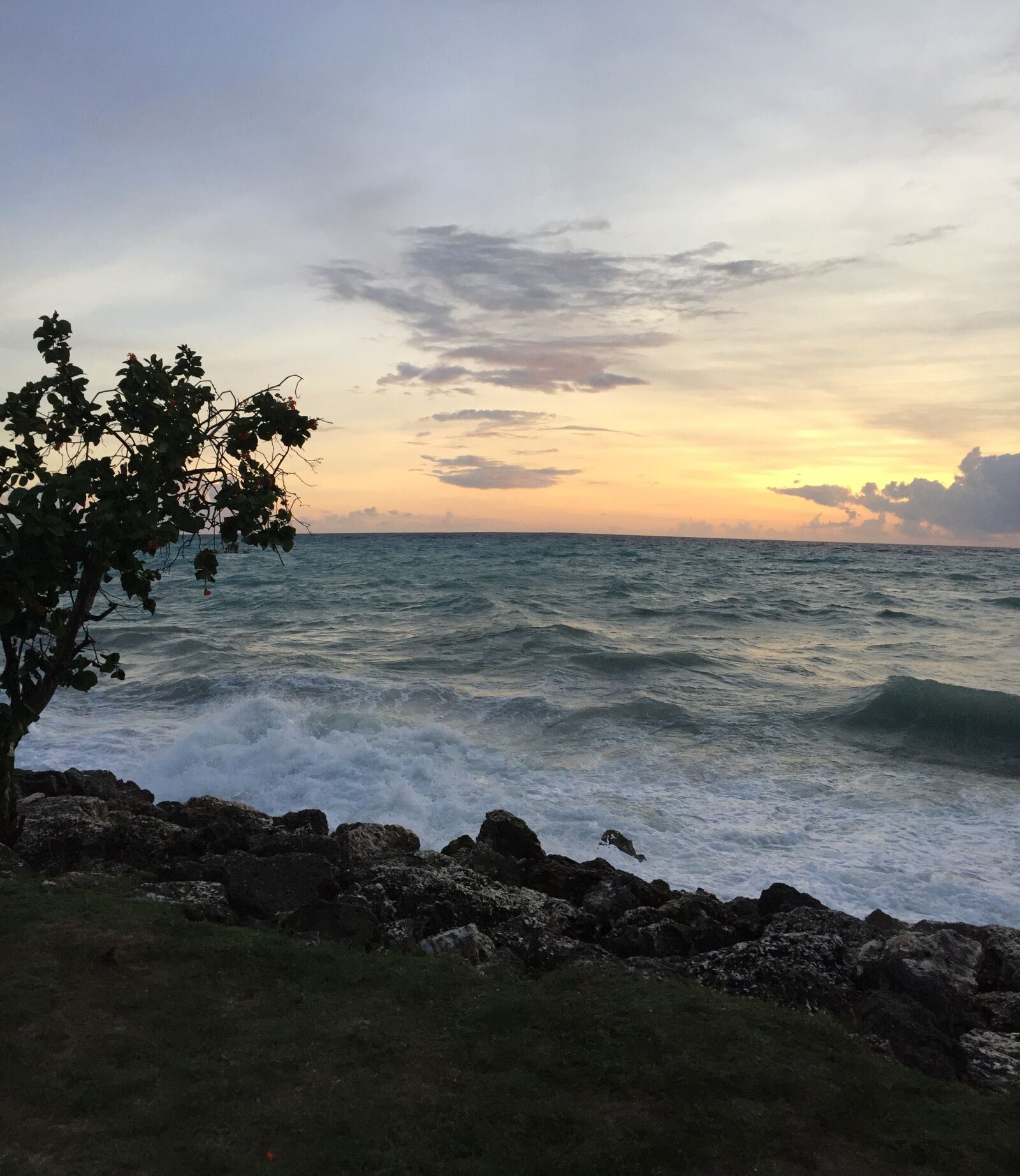iPhone 6 back camera 4.15mm f/2.2 sample photo. Stormy seas, barbados, rough photography