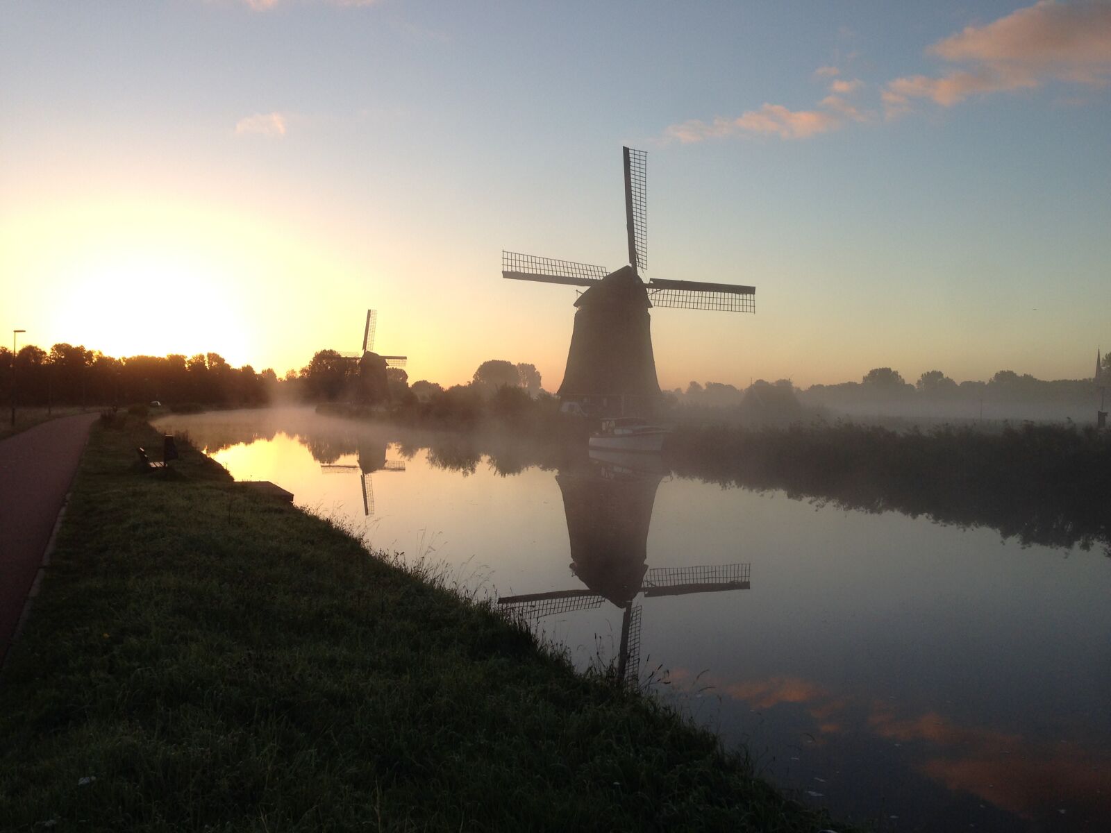 iPhone 5 back camera 4.12mm f/2.4 sample photo. Windmill, alkmaar, holland photography