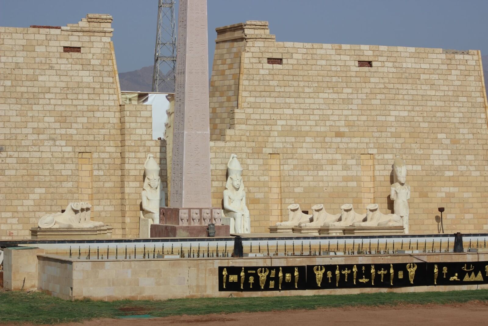 Canon EOS 600D (Rebel EOS T3i / EOS Kiss X5) sample photo. Egyptian temple, historic site photography