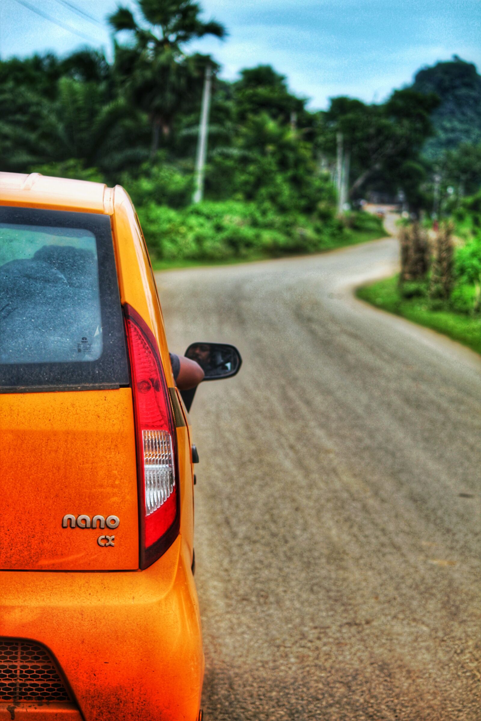 Canon EOS 1300D (EOS Rebel T6 / EOS Kiss X80) sample photo. Car, nano, india photography