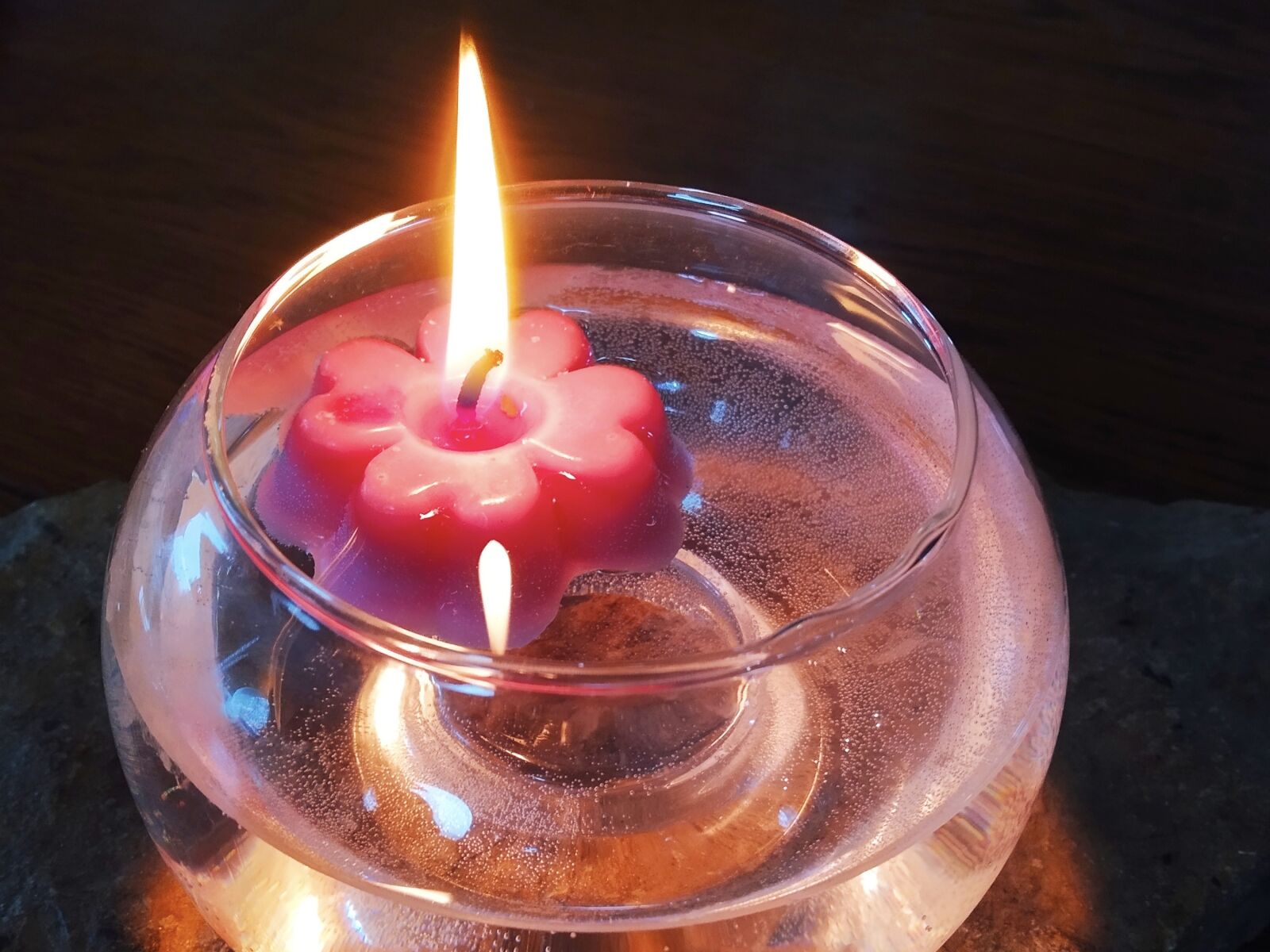 Xiaomi Redmi 7 sample photo. Vase, candle, flame photography