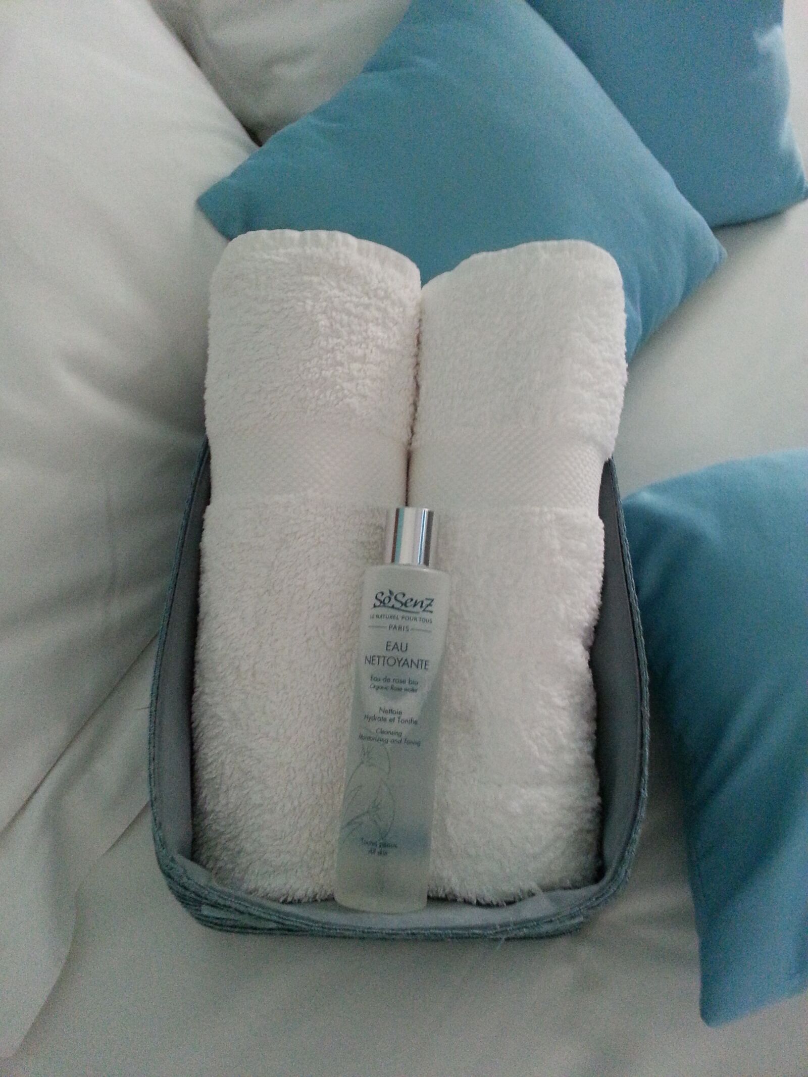 Samsung Galaxy Note2 sample photo. Towel, wellness, lotion photography