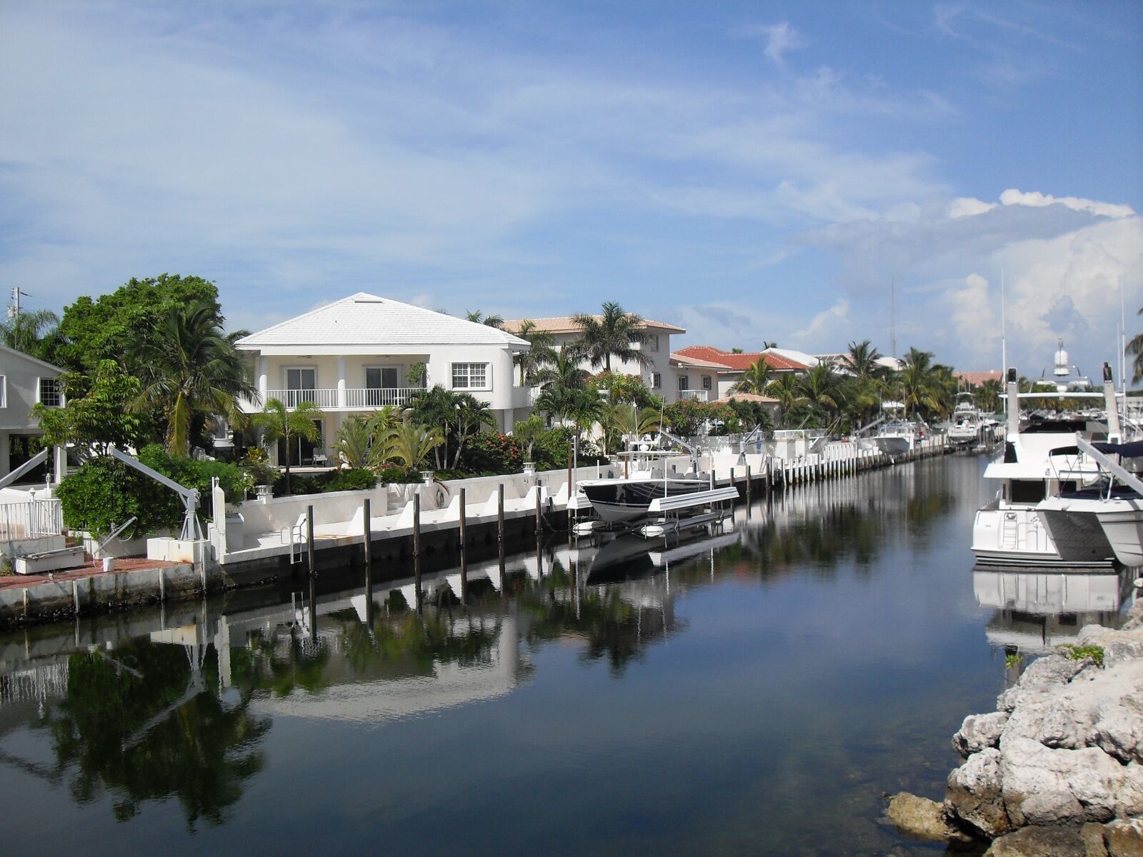 Samsung VLUU L100, M100  / Samsung L100, M100 sample photo. Key largo, port, vacations photography