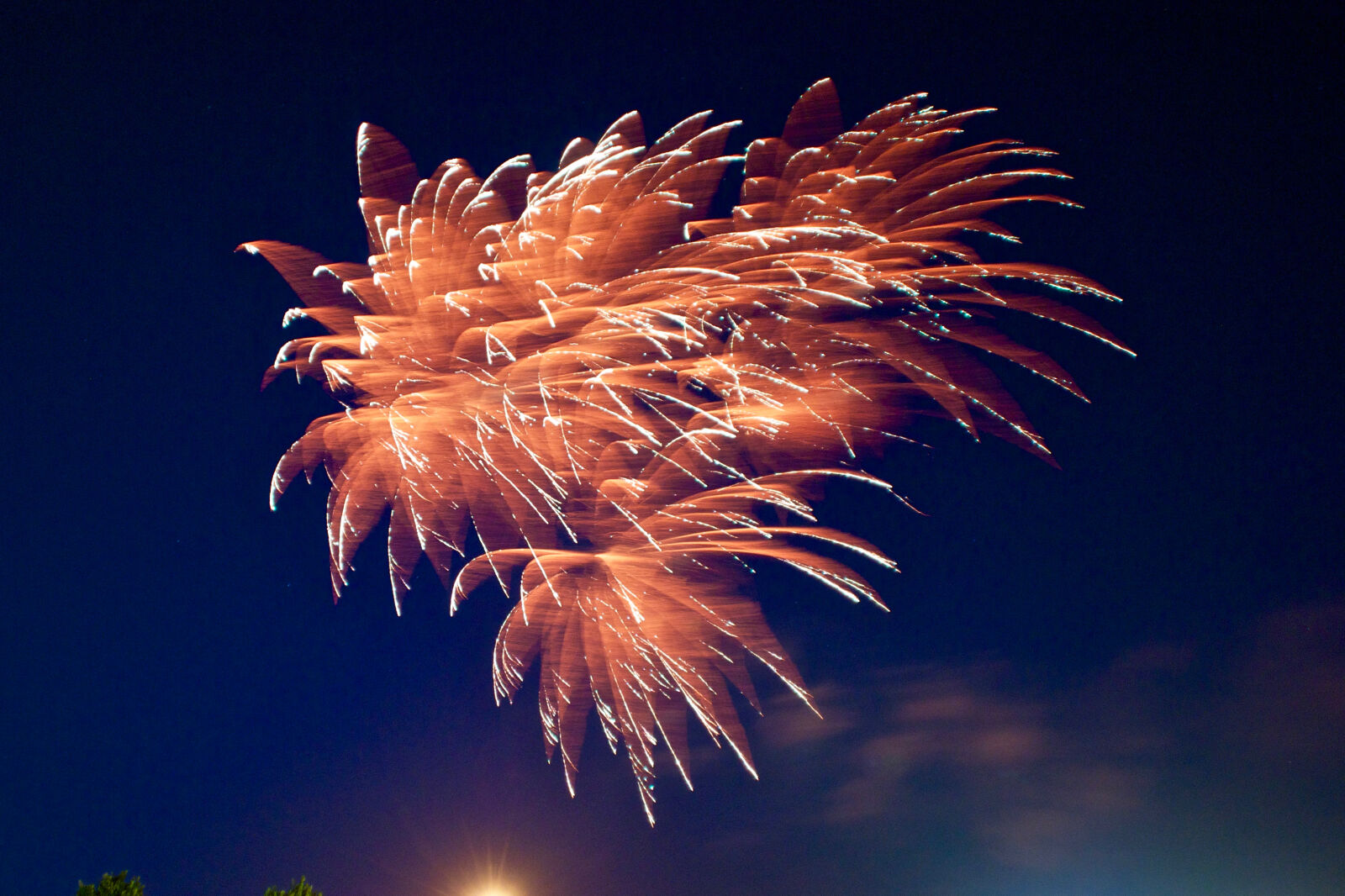 Sony Alpha DSLR-A200 + Sony 20mm F2.8 sample photo. Feu, d, artifice, orange photography