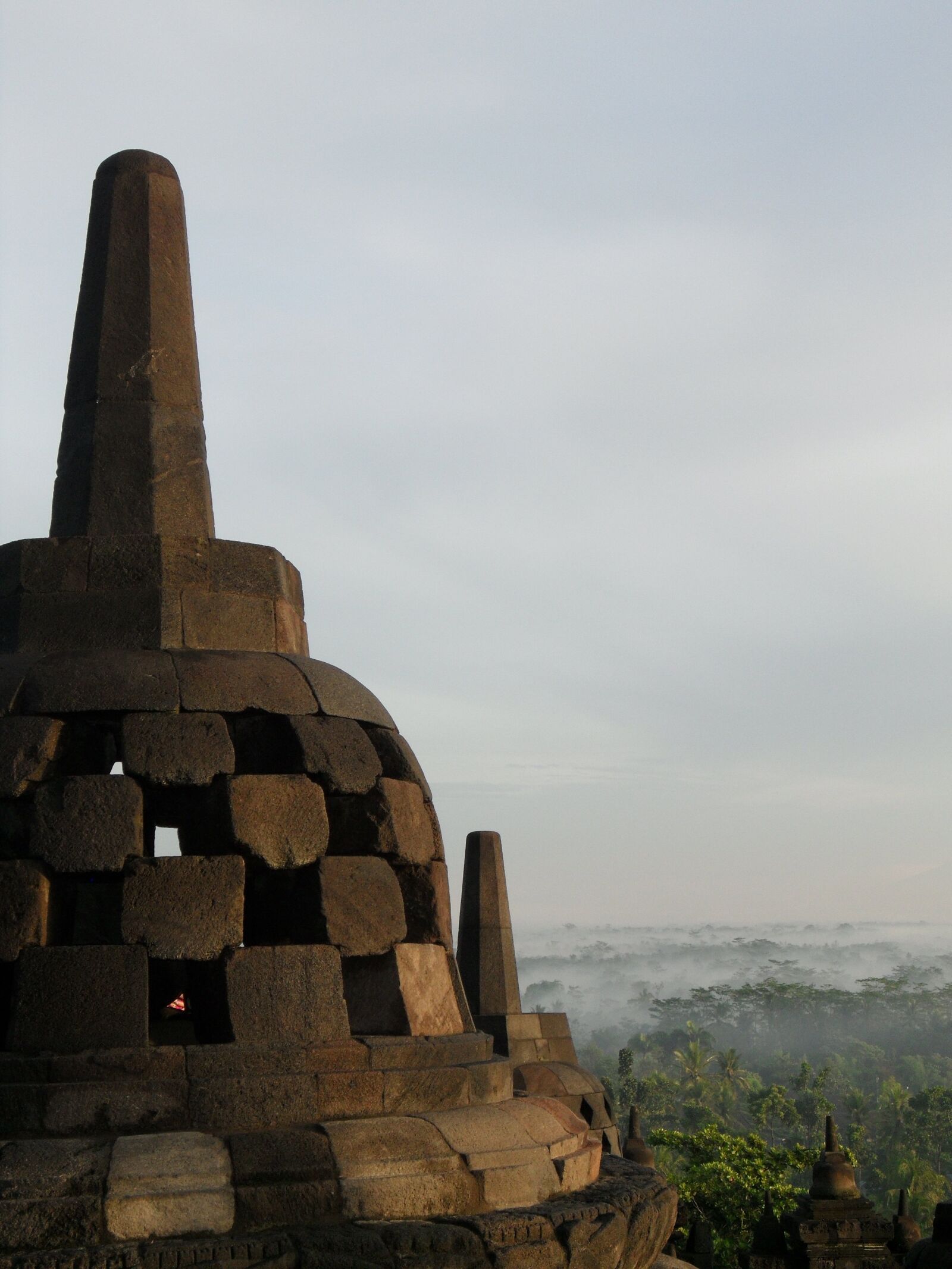 Samsung WB1000 / VLUU WB1000 /  TL320 sample photo. Borobudur, temple, java photography