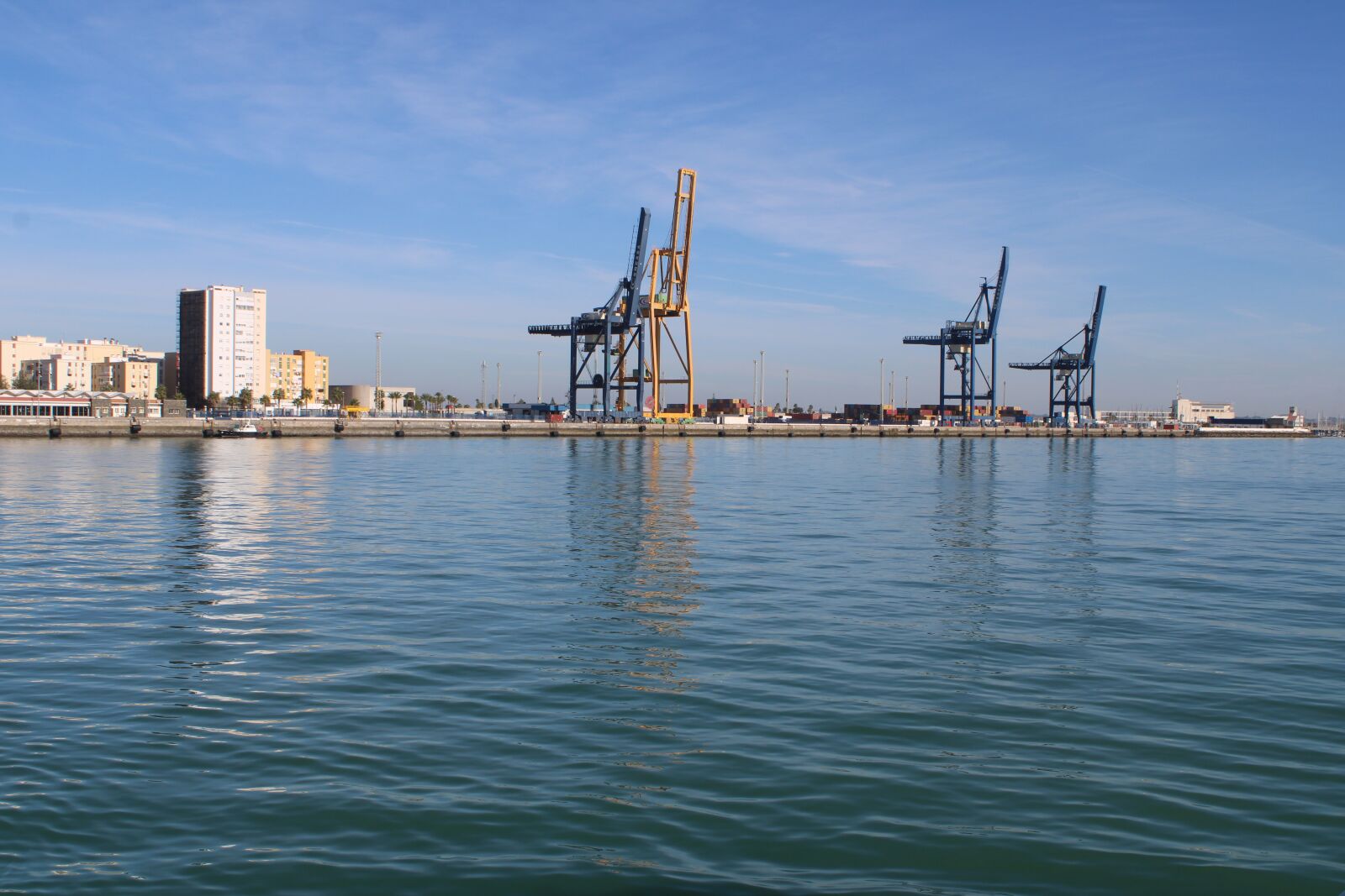 Canon EOS 2000D (EOS Rebel T7 / EOS Kiss X90 / EOS 1500D) sample photo. Port of cadiz, cadiz photography
