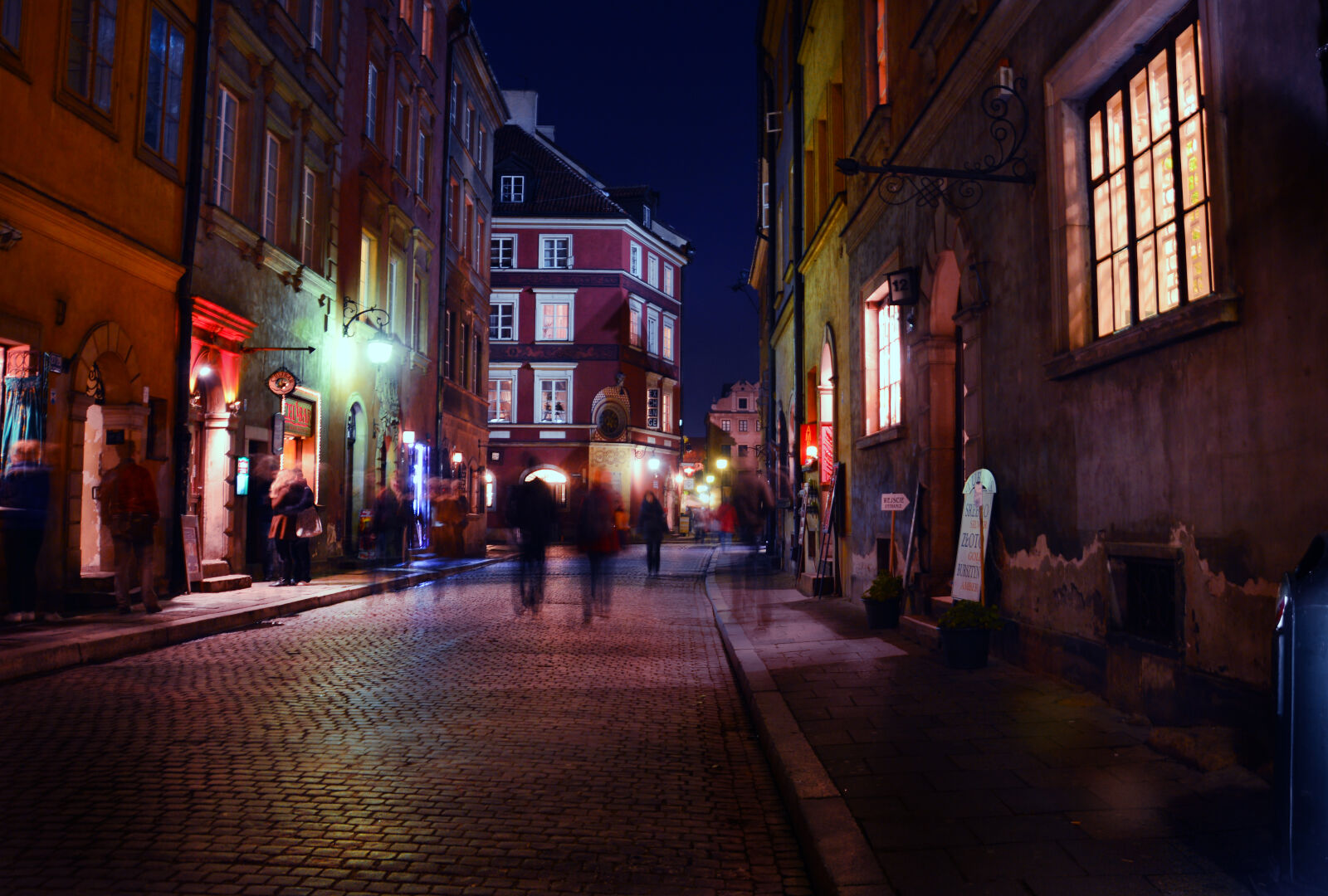 Nikon D3200 sample photo. City, walking, sidewalk, long photography