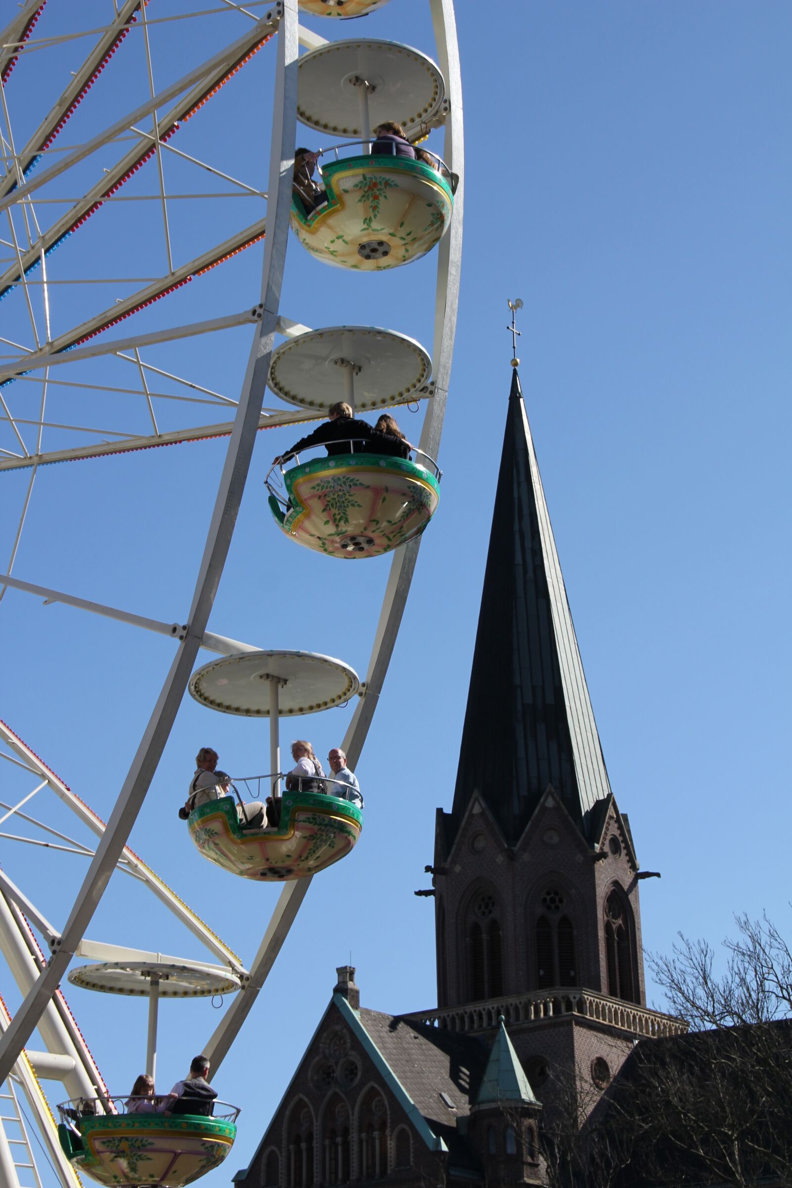 Canon EOS 60D sample photo. Ferris wheel, fair, folk photography