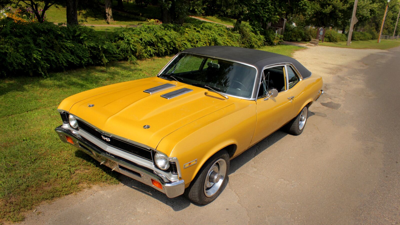 Canon EOS 600D (Rebel EOS T3i / EOS Kiss X5) sample photo. Yellow car, muscle, old photography