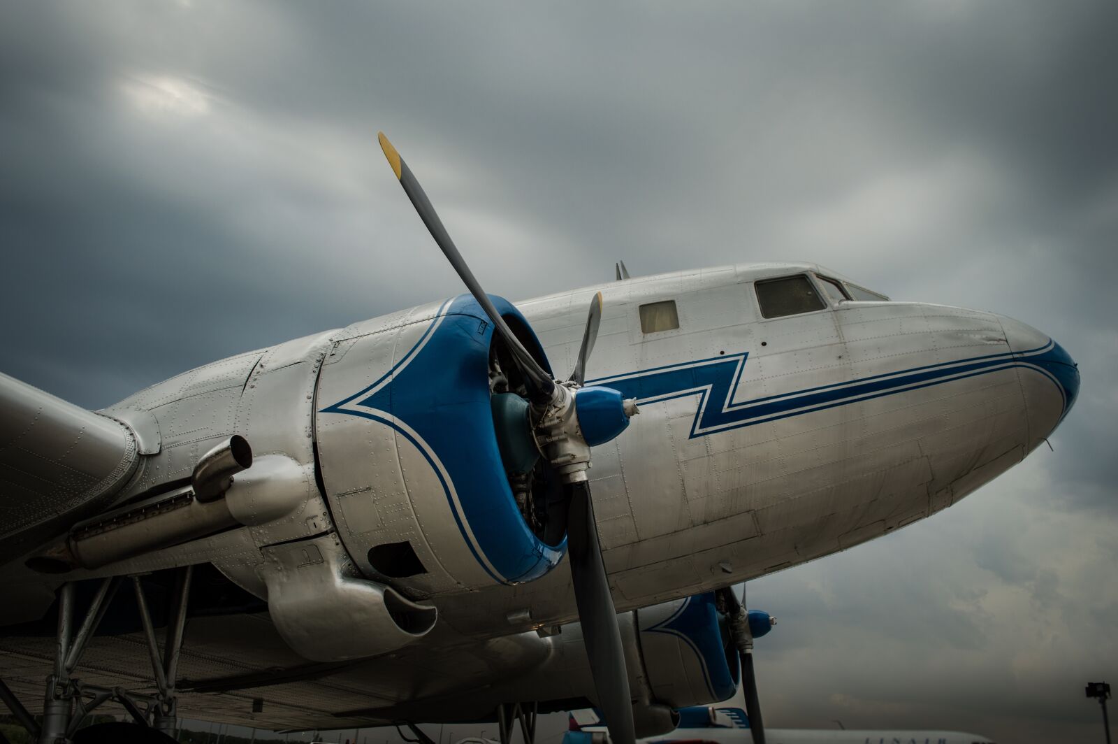 Nikon D3200 sample photo. Airplane, engine, flight photography