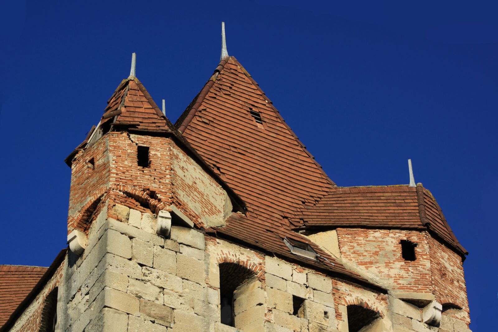 Canon EOS 50D sample photo. Concluded pott village, castle photography