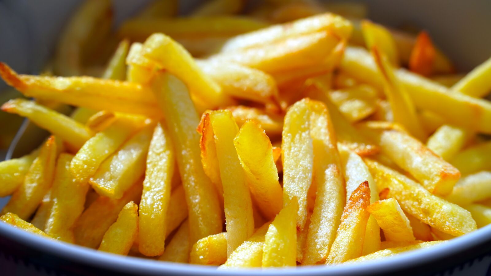 Sony E PZ 18-105mm F4 G OSS sample photo. French fries, potatoes, food photography